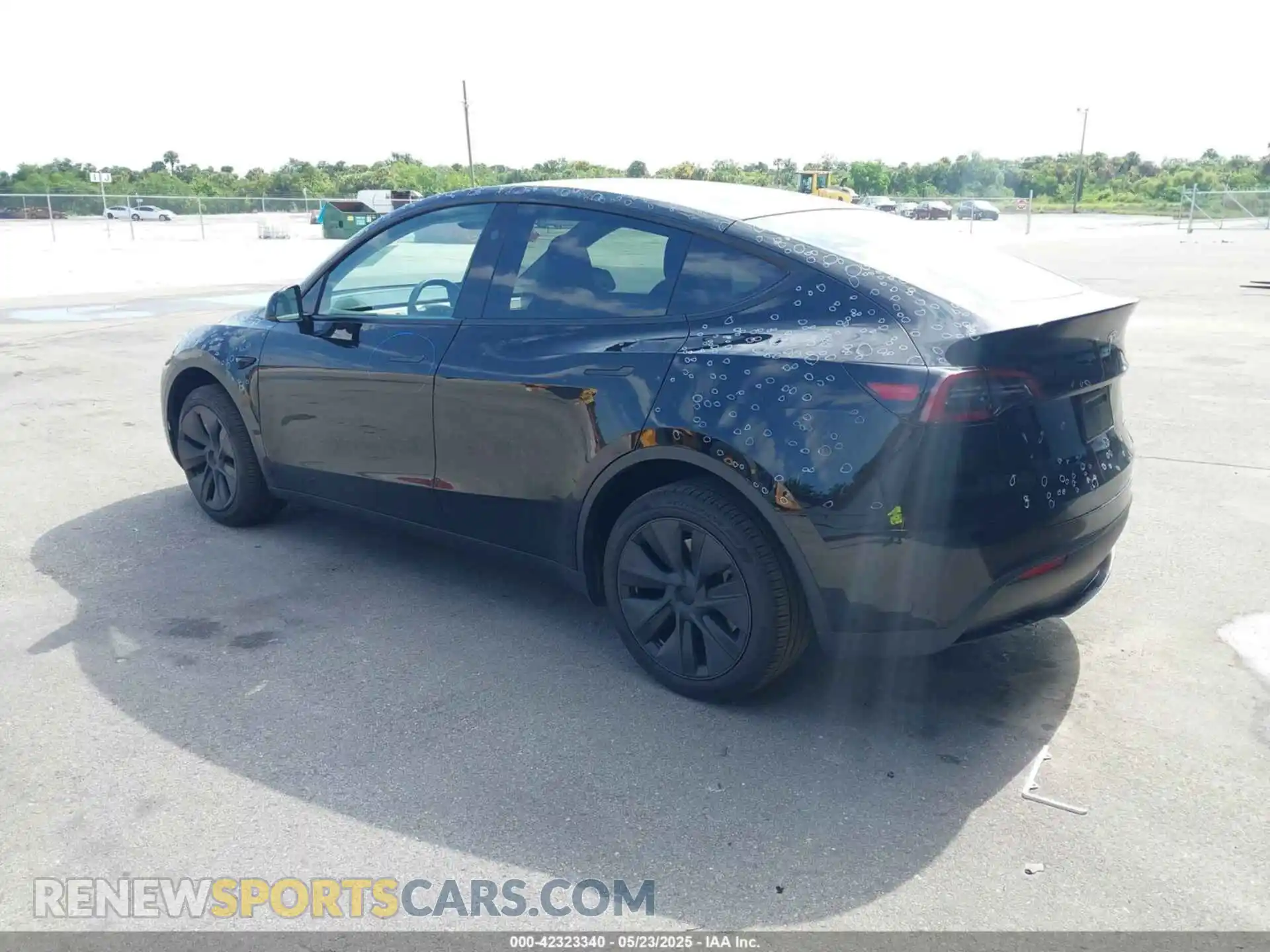 3 Photograph of a damaged car 7SAYGDEE5SA339710 TESLA MODEL Y 2025