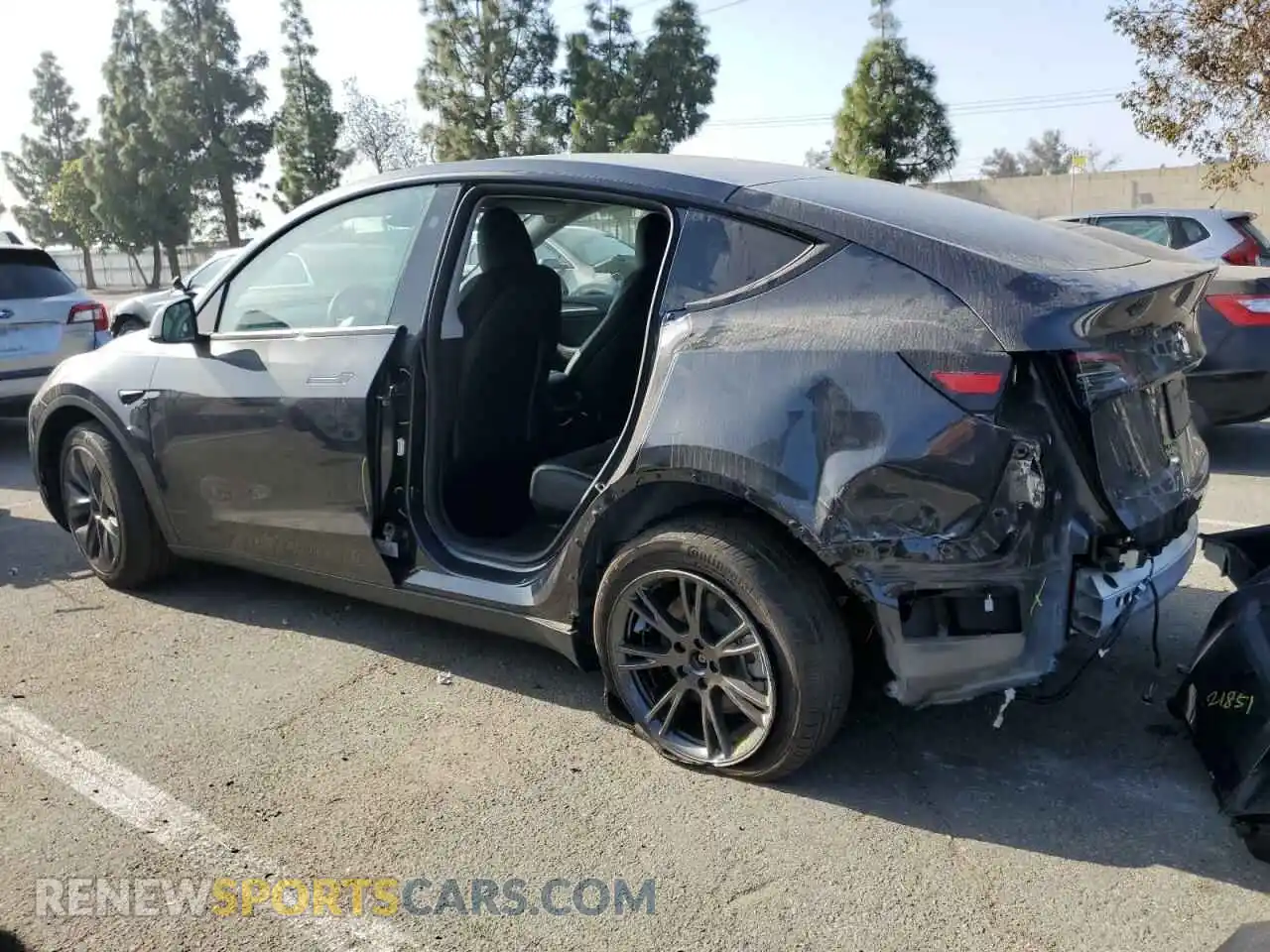 2 fotografías del automóvil dañado 7SAYGDEE6SF238937 TESLA MODEL Y 2025