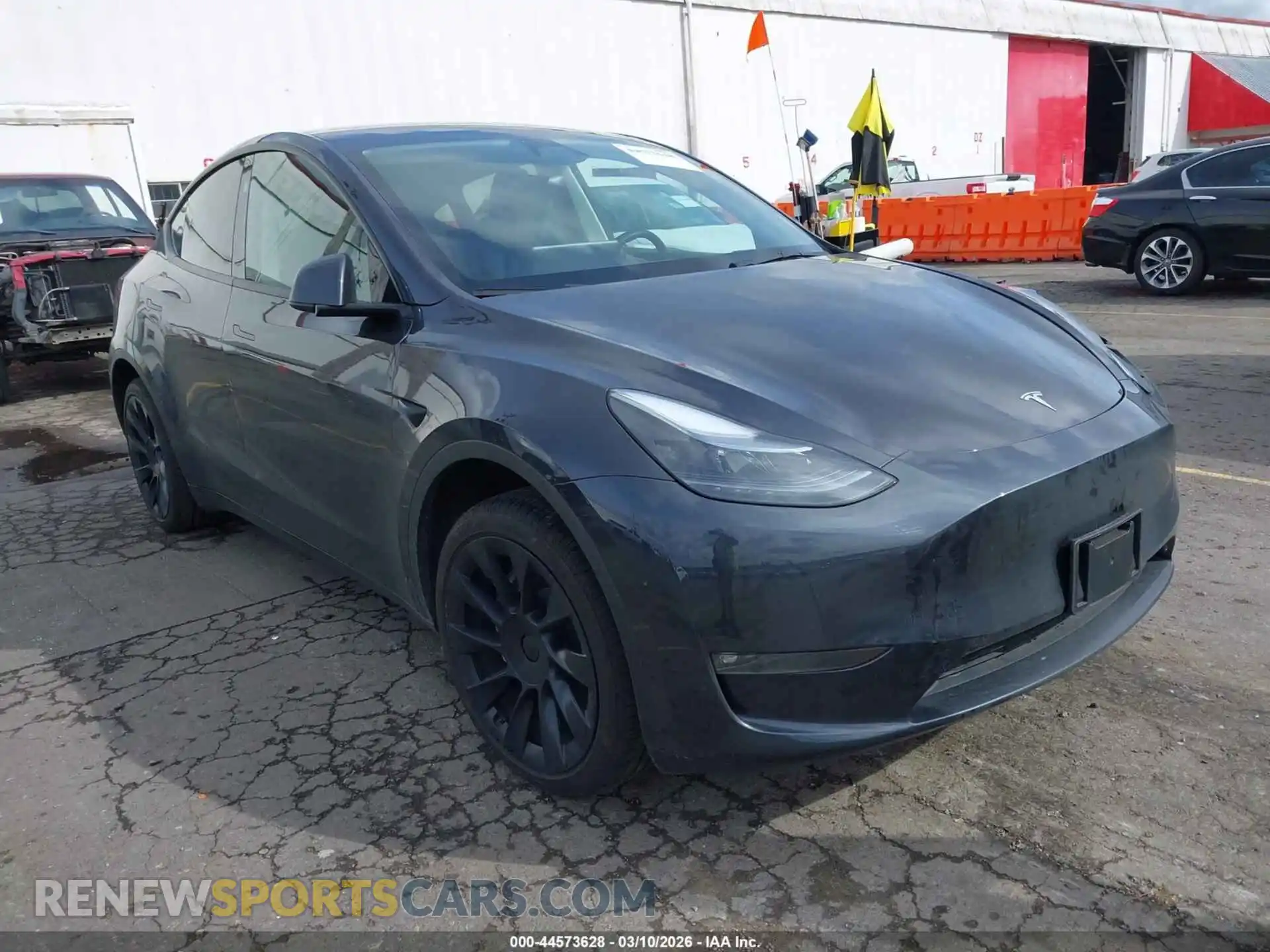 1 Photograph of a damaged car 7SAYGDEE6SF270321 TESLA MODEL Y 2025