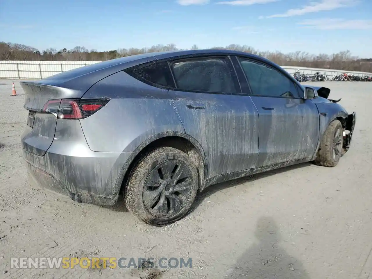 3 Photograph of a damaged car 7SAYGDEE7SA345606 TESLA MODEL Y 2025