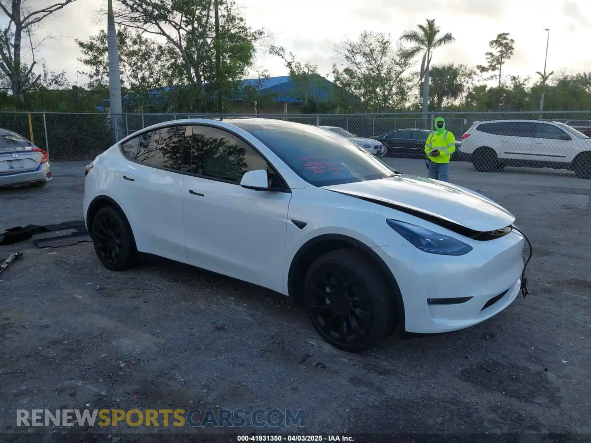 1 Photograph of a damaged car 7SAYGDEE7SA345718 TESLA MODEL Y 2025