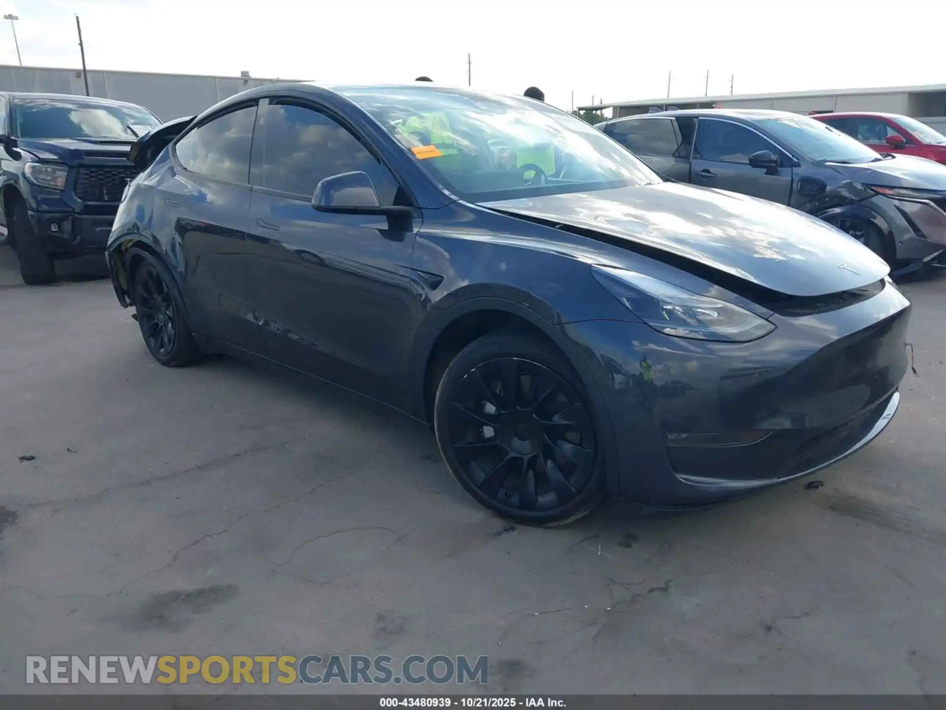 1 Photograph of a damaged car 7SAYGDEE7SA345847 TESLA MODEL Y 2025