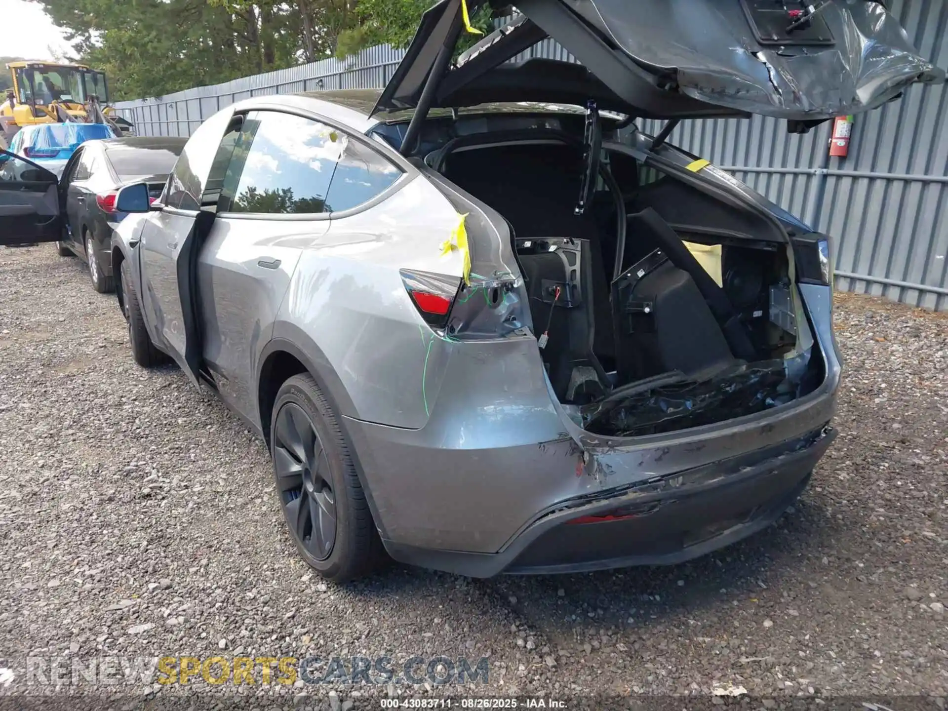 3 Photograph of a damaged car 7SAYGDEE8SA352337 TESLA MODEL Y 2025
