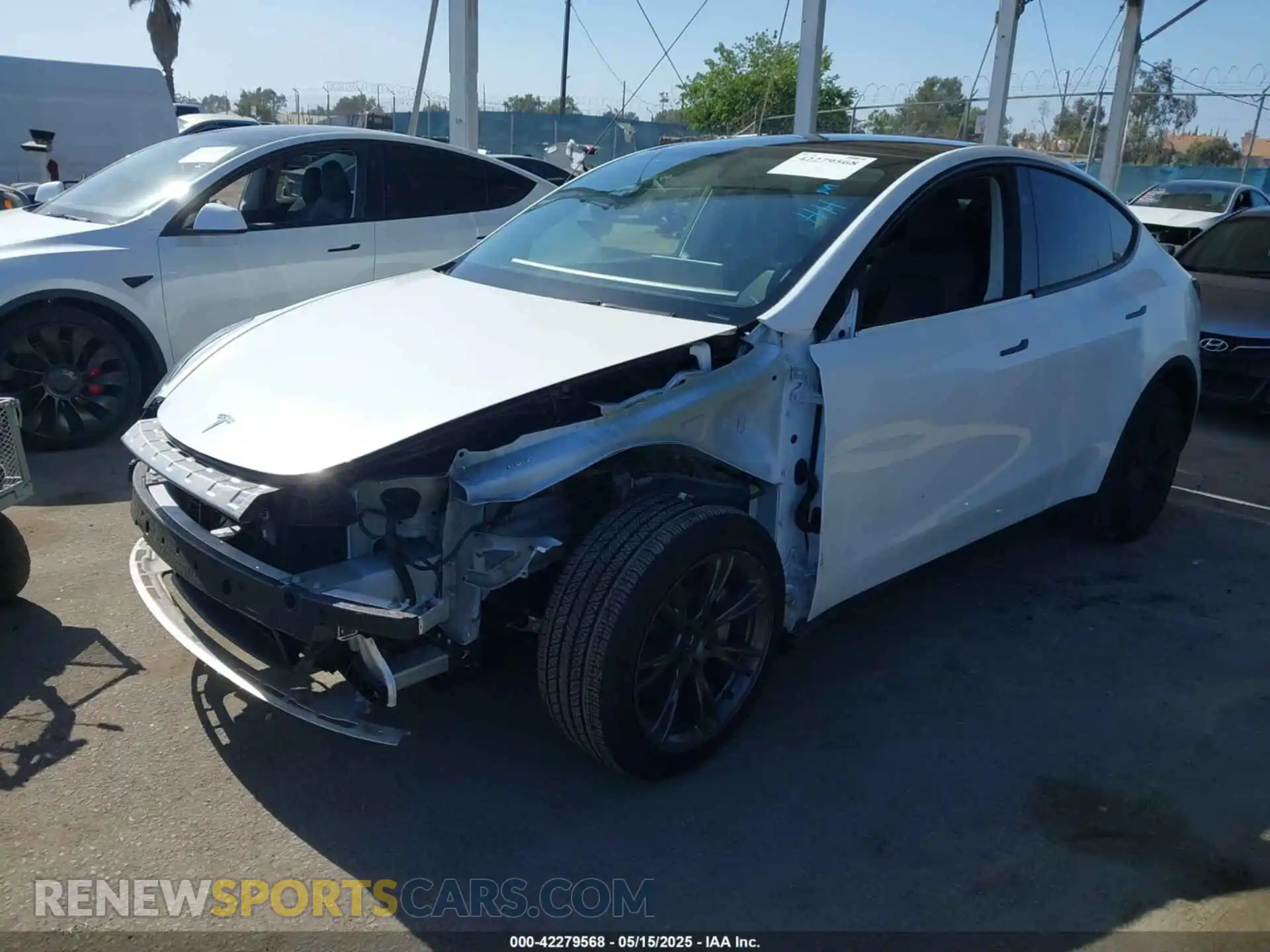 2 Photograph of a damaged car 7SAYGDEE8SF256856 TESLA MODEL Y 2025