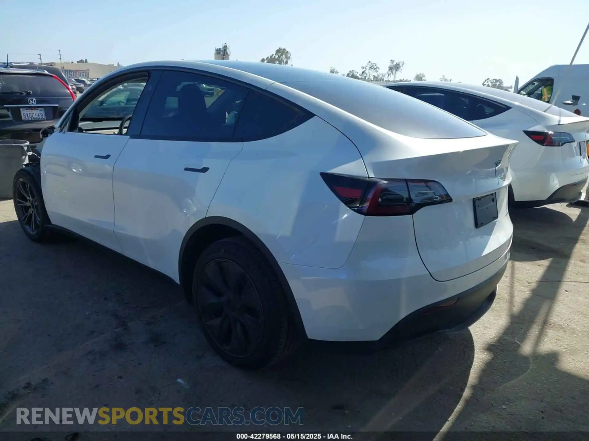 3 Photograph of a damaged car 7SAYGDEE8SF256856 TESLA MODEL Y 2025