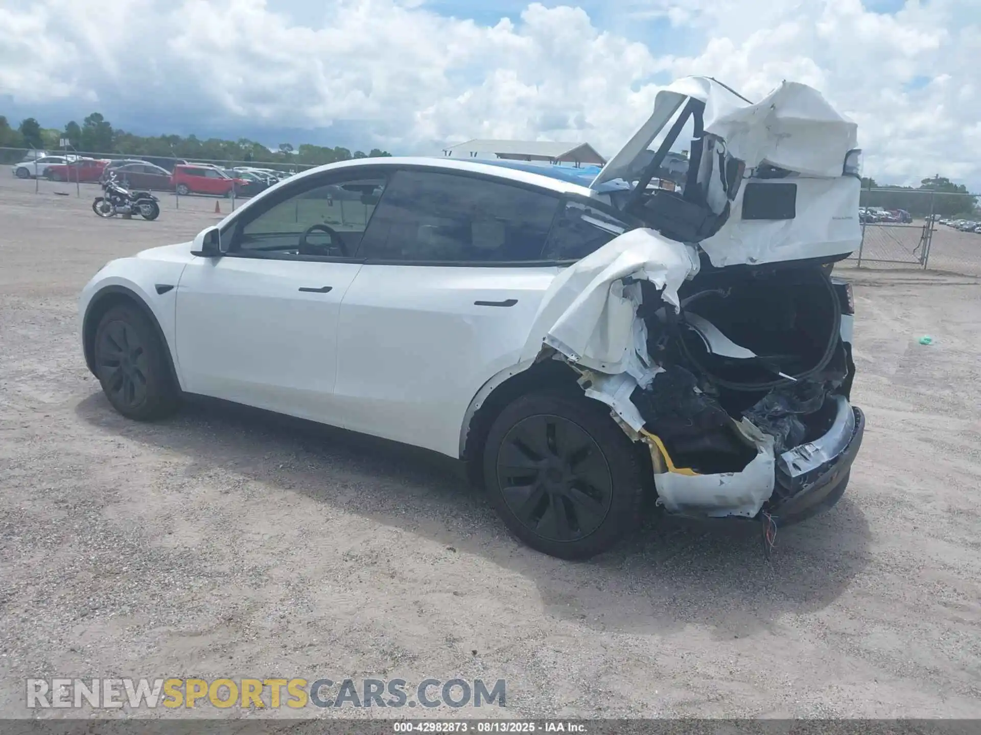 3 Photograph of a damaged car 7SAYGDEE9SA342271 TESLA MODEL Y 2025