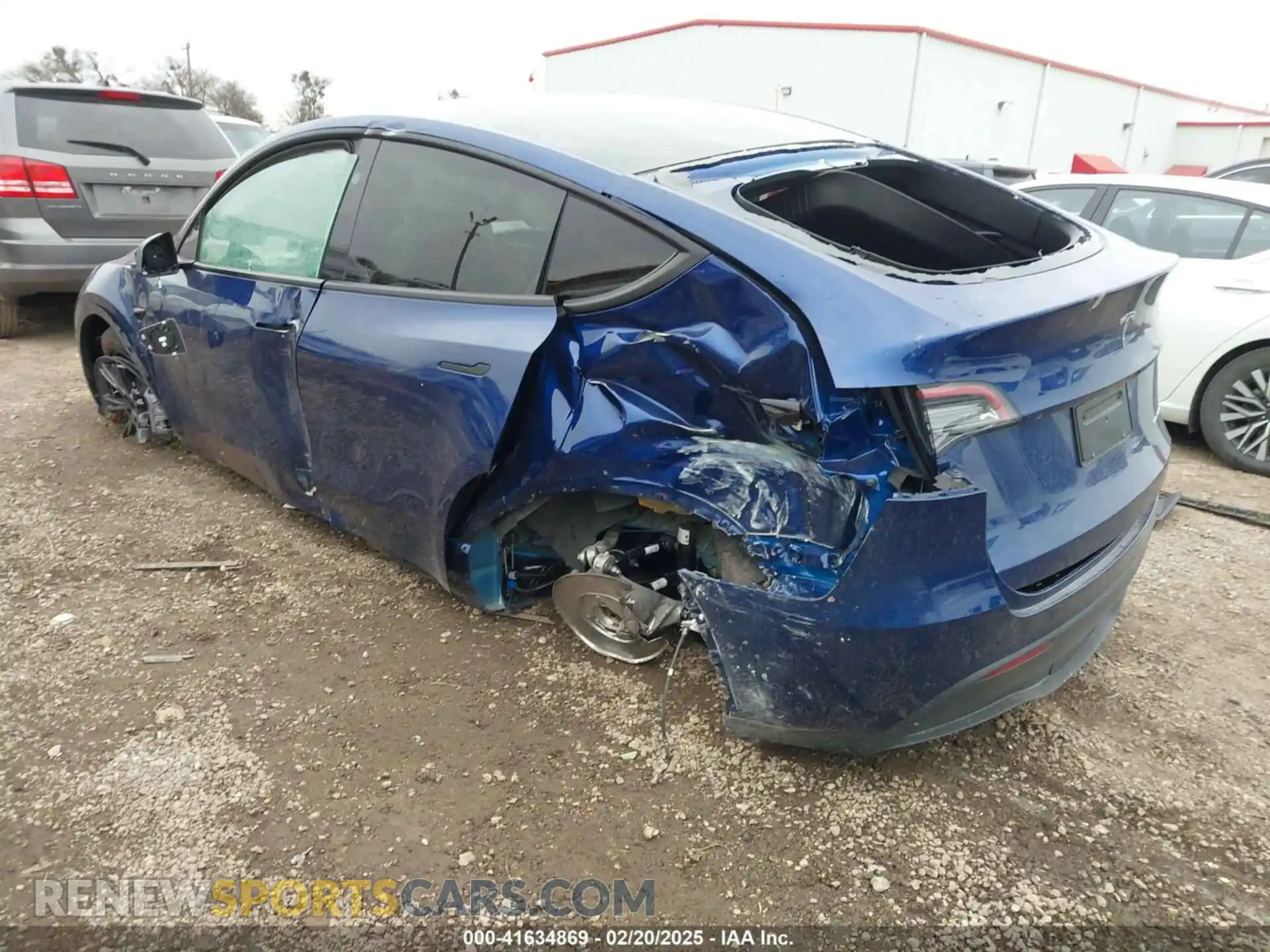 3 Photograph of a damaged car 7SAYGDEE9SA348975 TESLA MODEL Y 2025