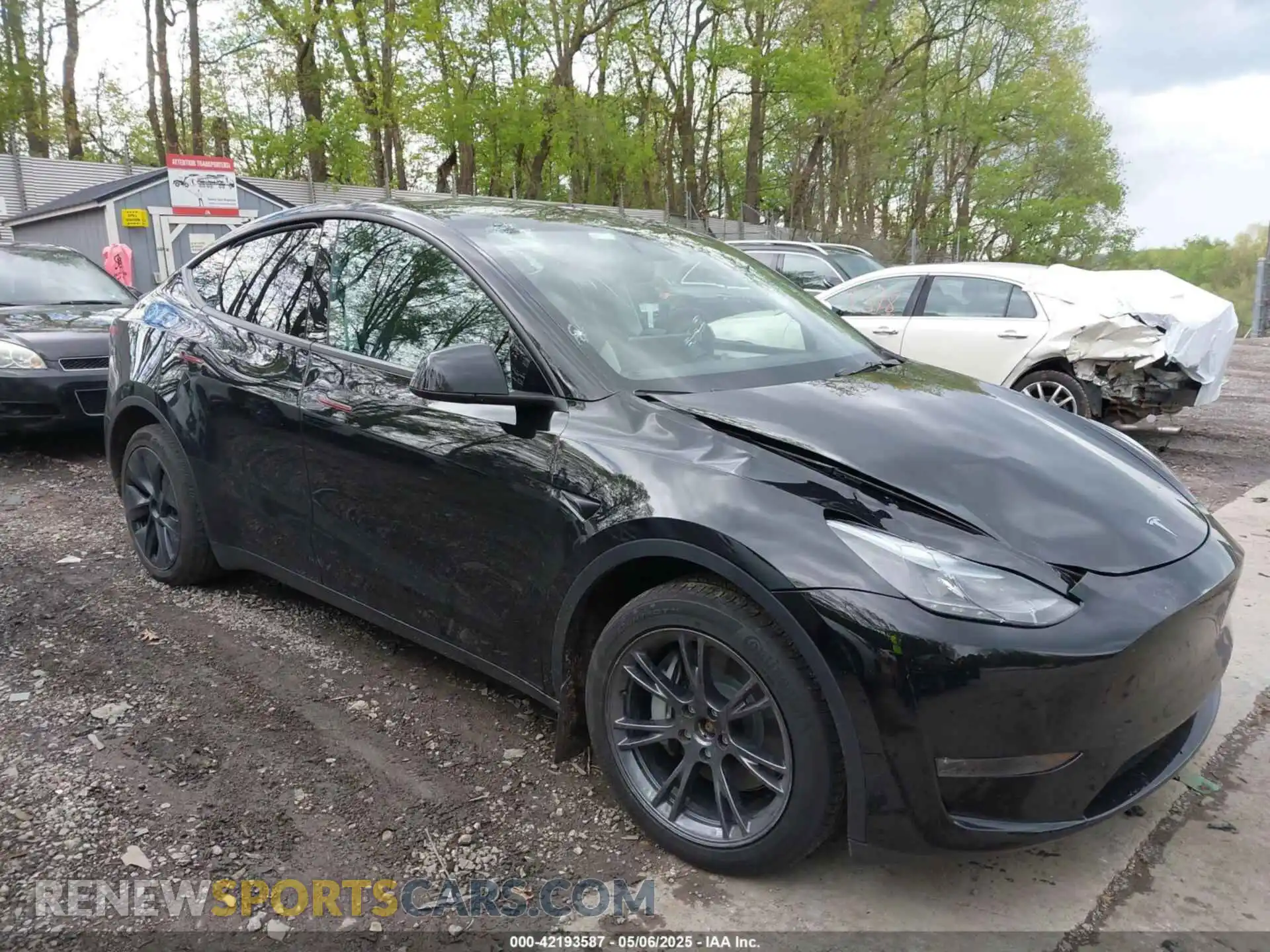 1 Photograph of a damaged car 7SAYGDEE9SA367039 TESLA MODEL Y 2025