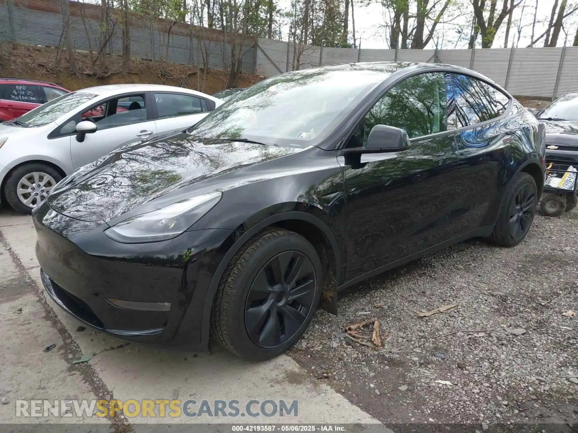 2 Photograph of a damaged car 7SAYGDEE9SA367039 TESLA MODEL Y 2025