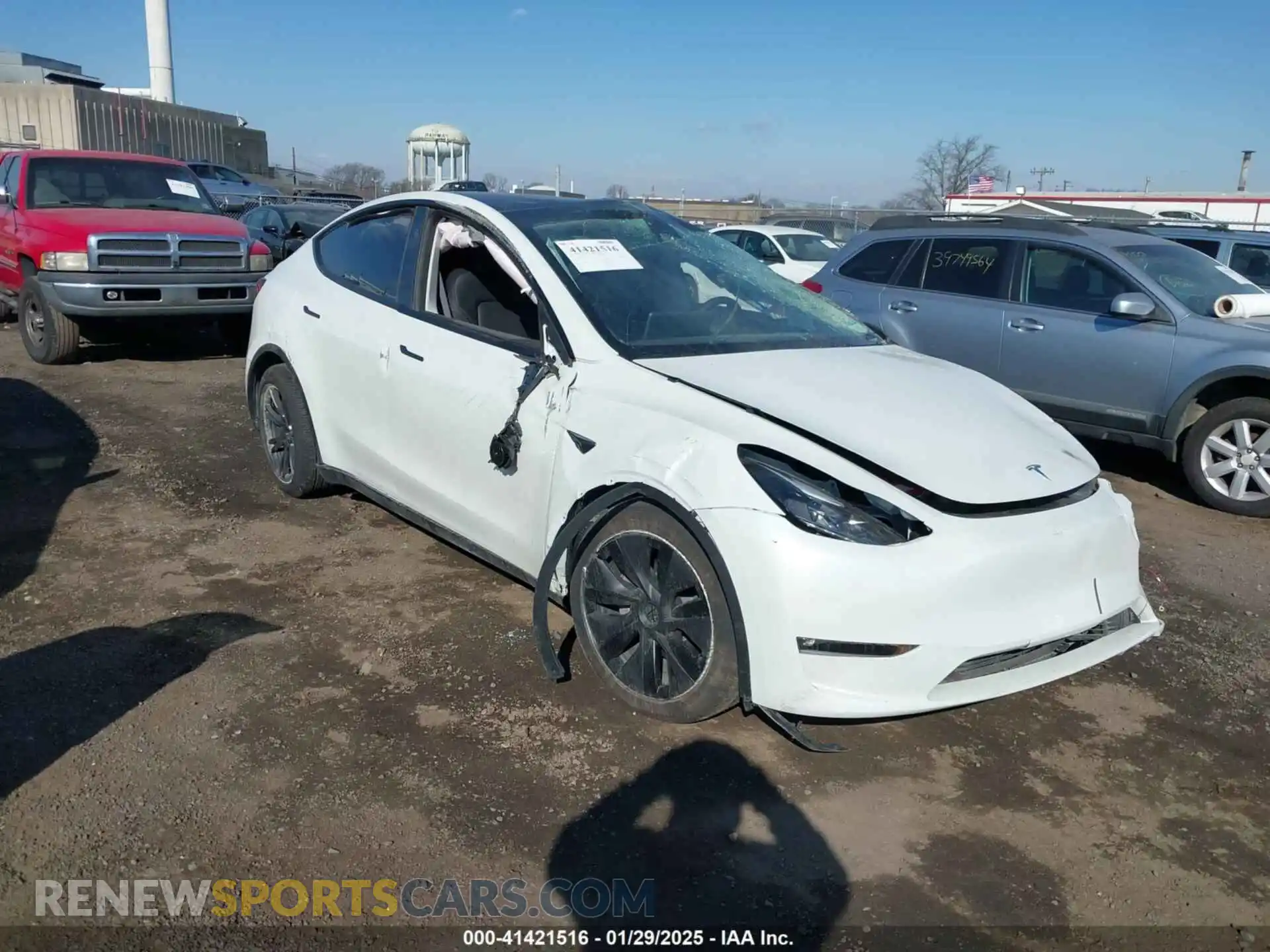 1 Photograph of a damaged car 7SAYGDEE9SF248135 TESLA MODEL Y 2025