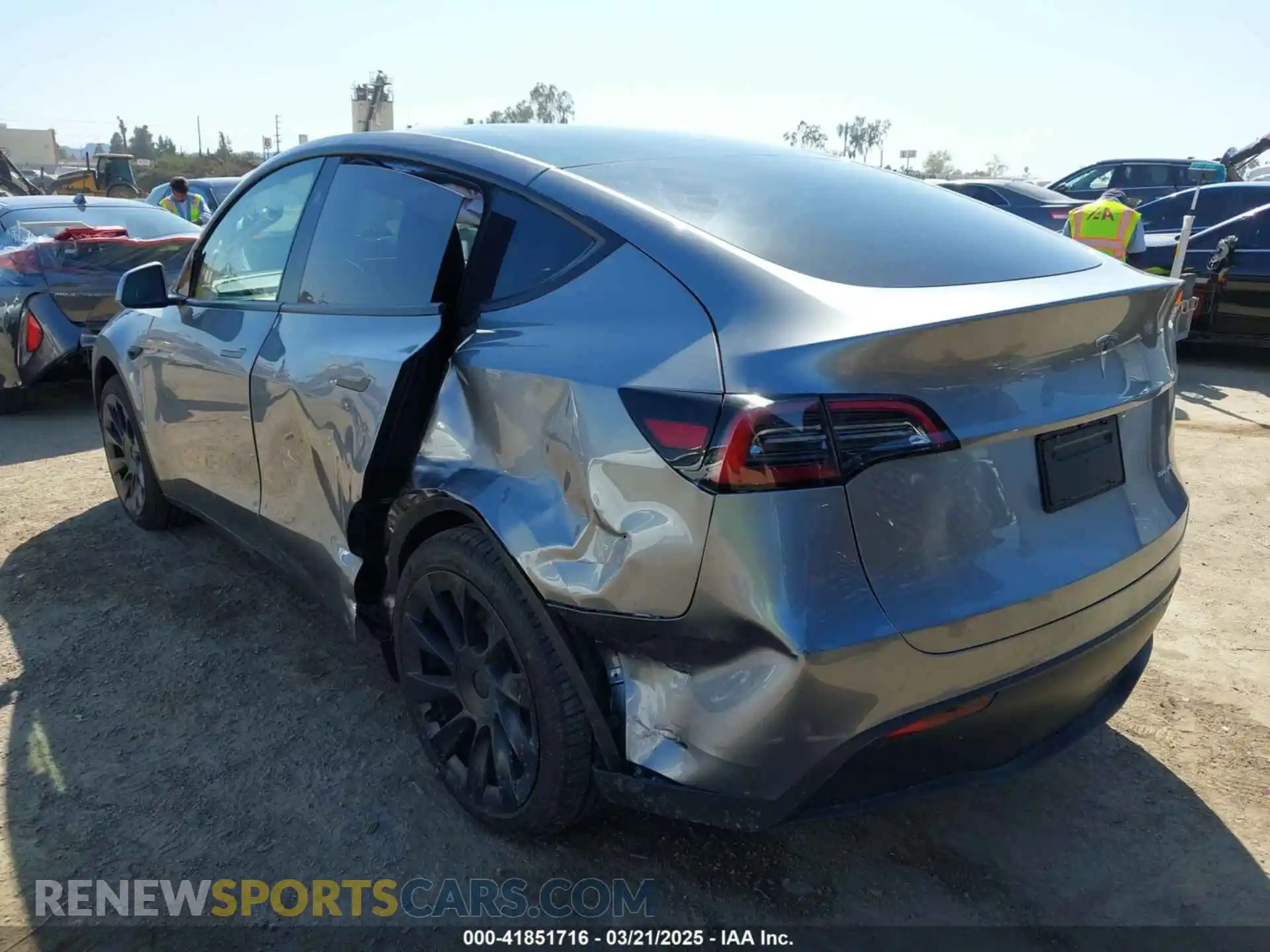 3 Photograph of a damaged car 7SAYGDEEXSF240903 TESLA MODEL Y 2025