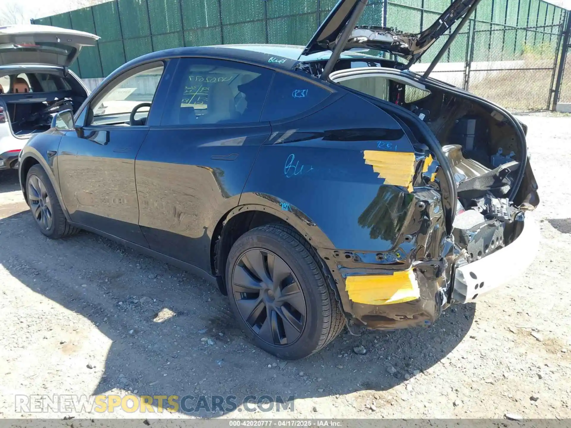 3 Photograph of a damaged car 7SAYGDEEXSF297876 TESLA MODEL Y 2025