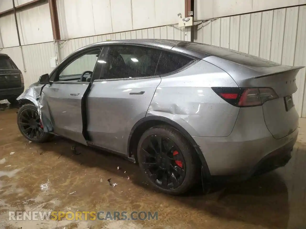 2 Photograph of a damaged car 7SAYGDEF2SA336756 TESLA MODEL Y 2025