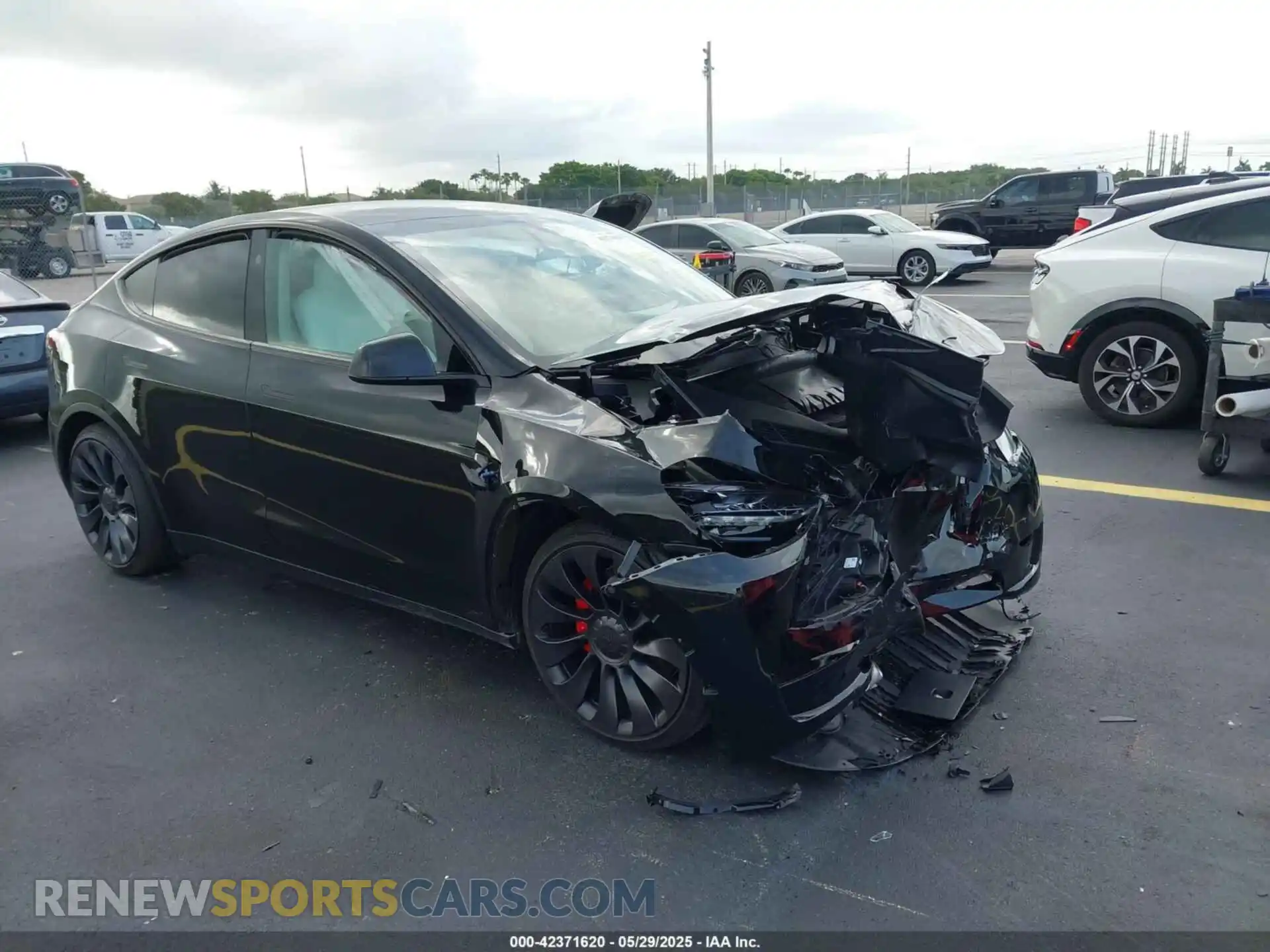 1 fotografías del automóvil dañado 7SAYGDEF2SA341357 TESLA MODEL Y 2025