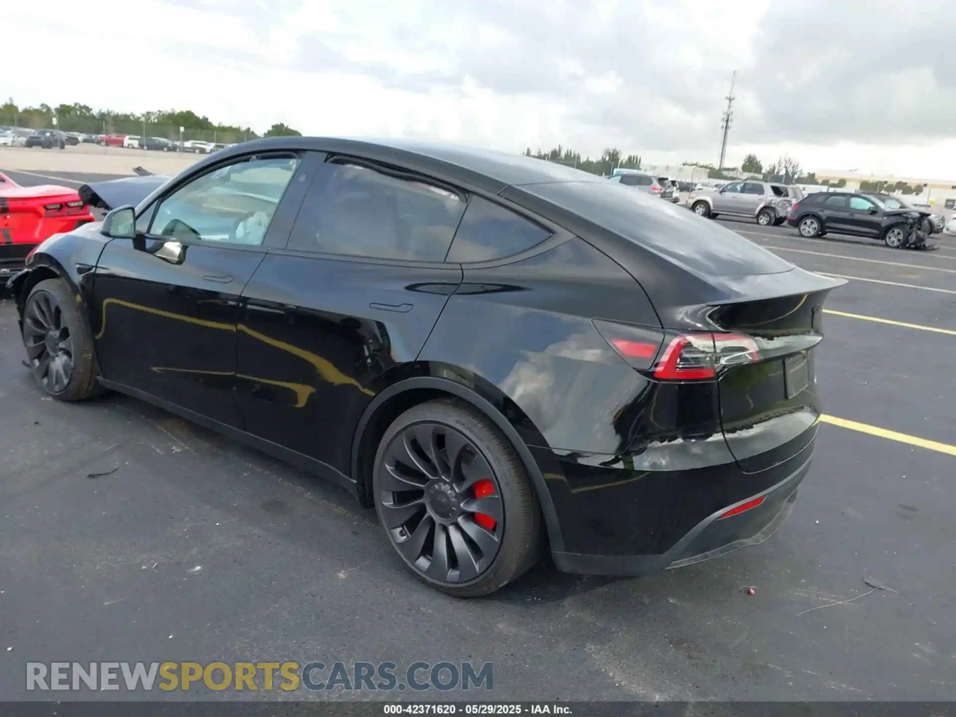 3 fotografías del automóvil dañado 7SAYGDEF2SA341357 TESLA MODEL Y 2025