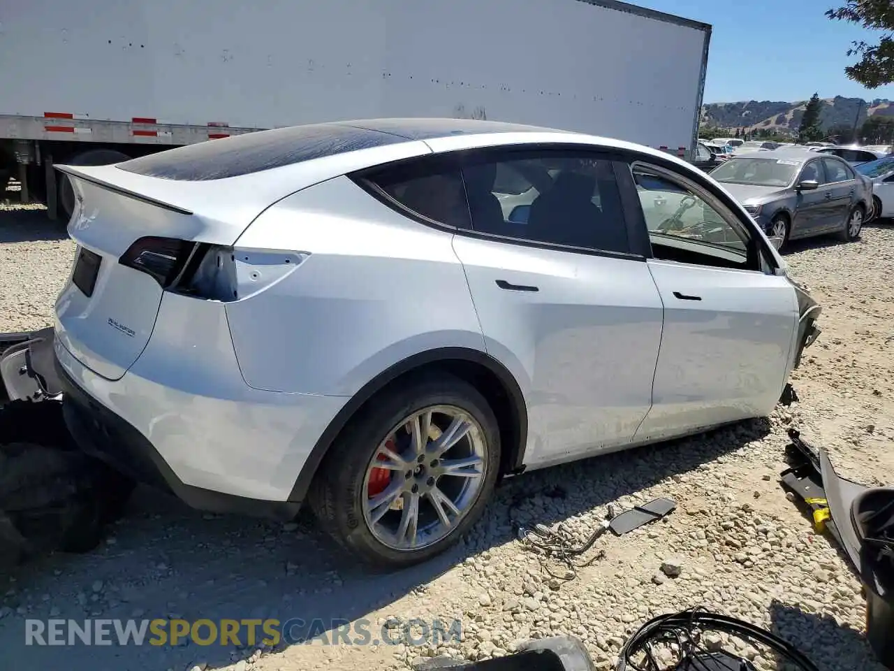 3 Photograph of a damaged car 7SAYGDEF2SF299498 TESLA MODEL Y 2025