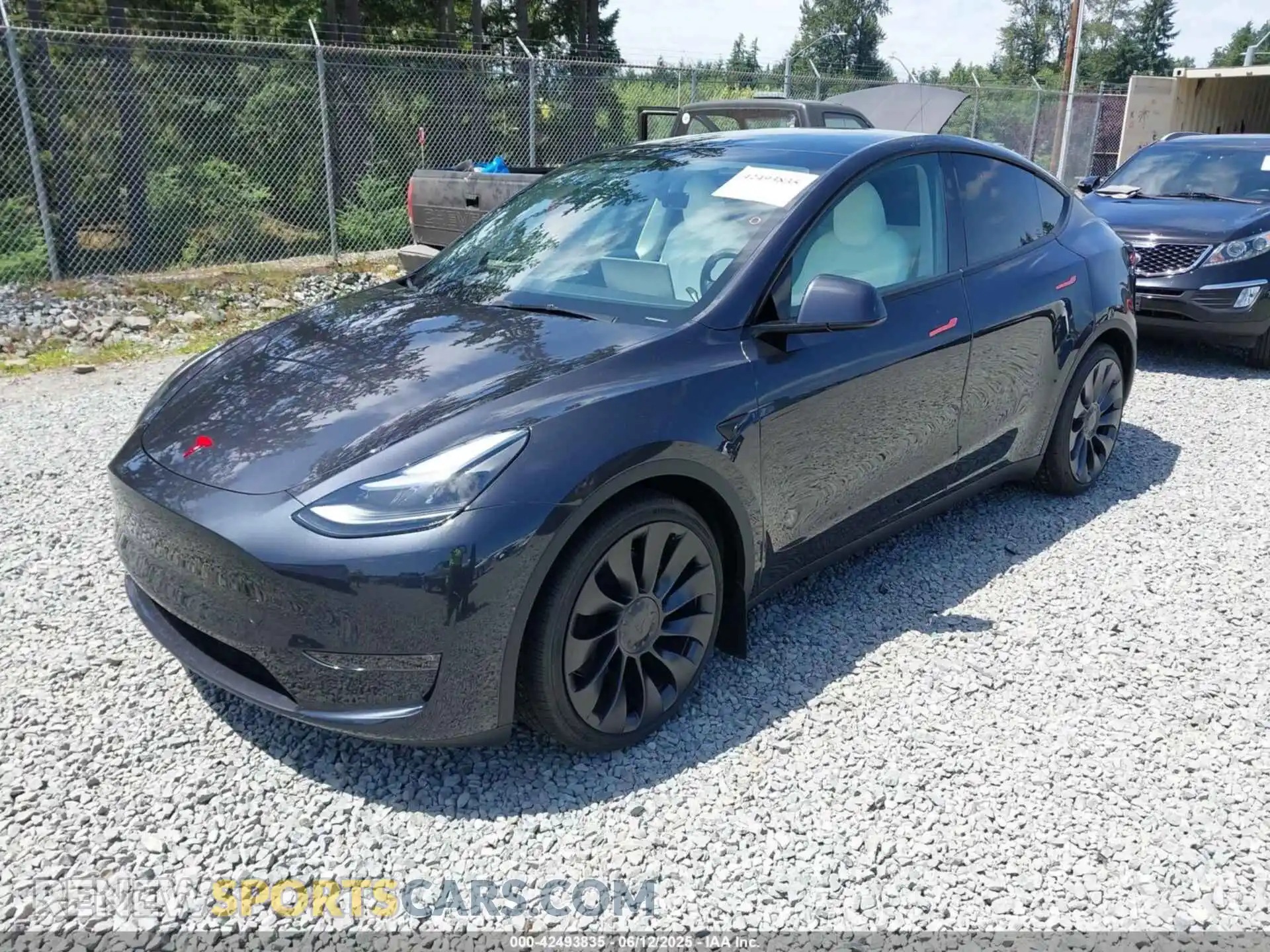 2 Photograph of a damaged car 7SAYGDEF3SF254196 TESLA MODEL Y 2025
