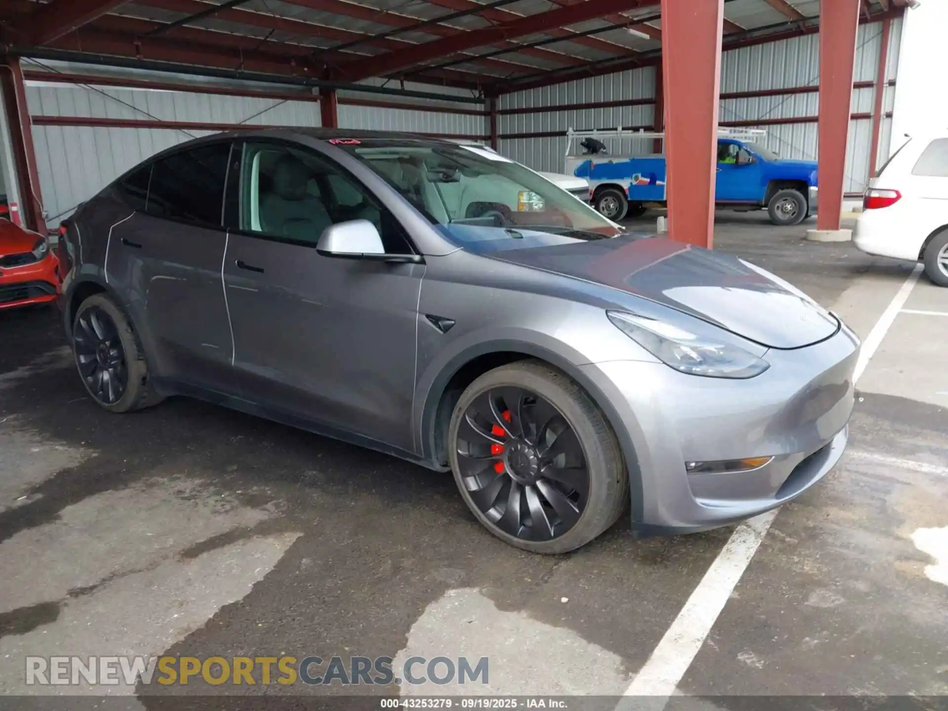1 Photograph of a damaged car 7SAYGDEF8SF228502 TESLA MODEL Y 2025