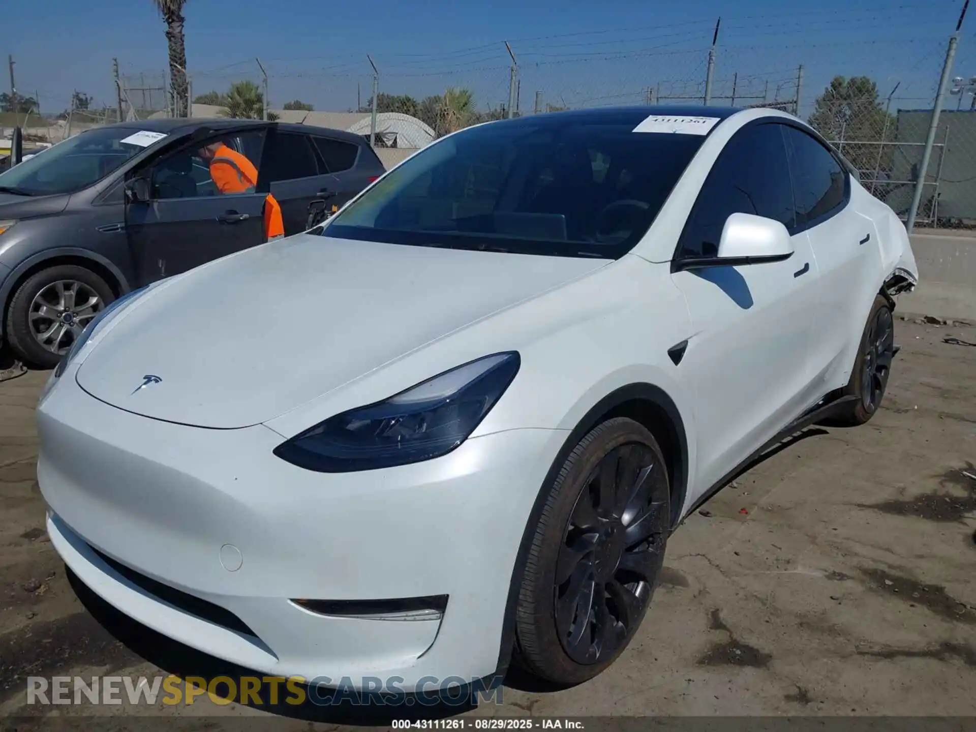 2 Photograph of a damaged car 7SAYGDEFXSA356608 TESLA MODEL Y 2025