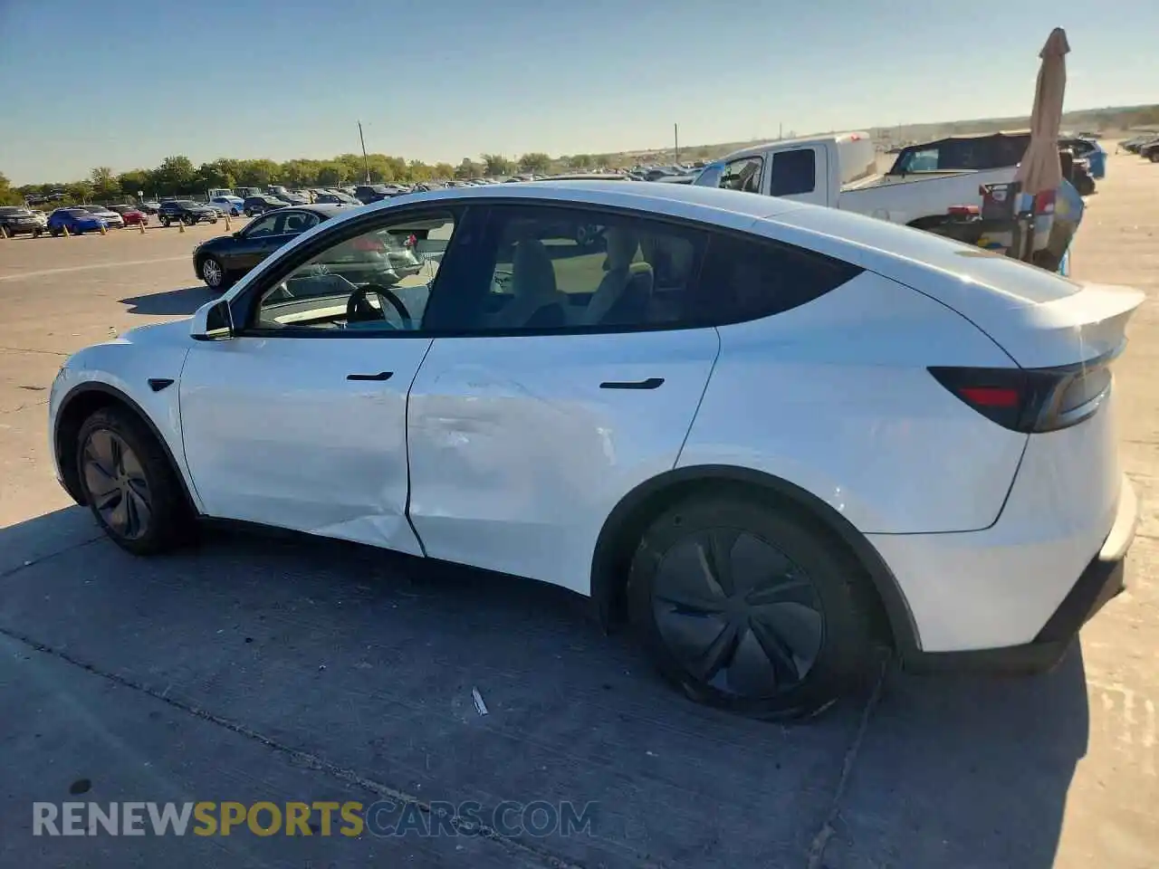 2 fotografías del automóvil dañado 7SAYGDED0TA485361 TESLA MODEL Y 2026