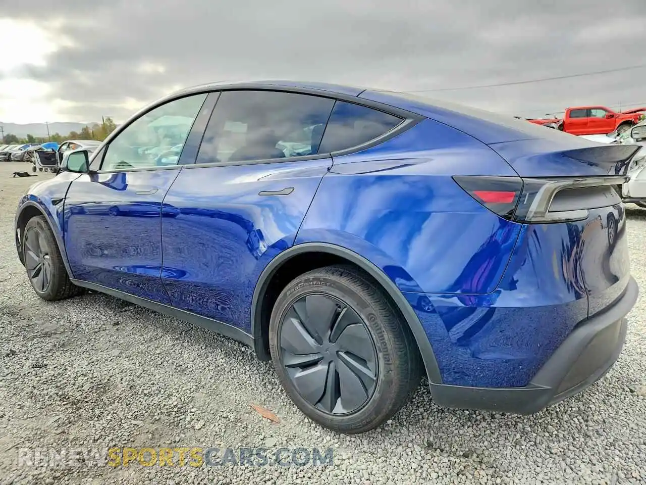 2 fotografías del automóvil dañado 7SAYGDED0TF411540 TESLA MODEL Y 2026