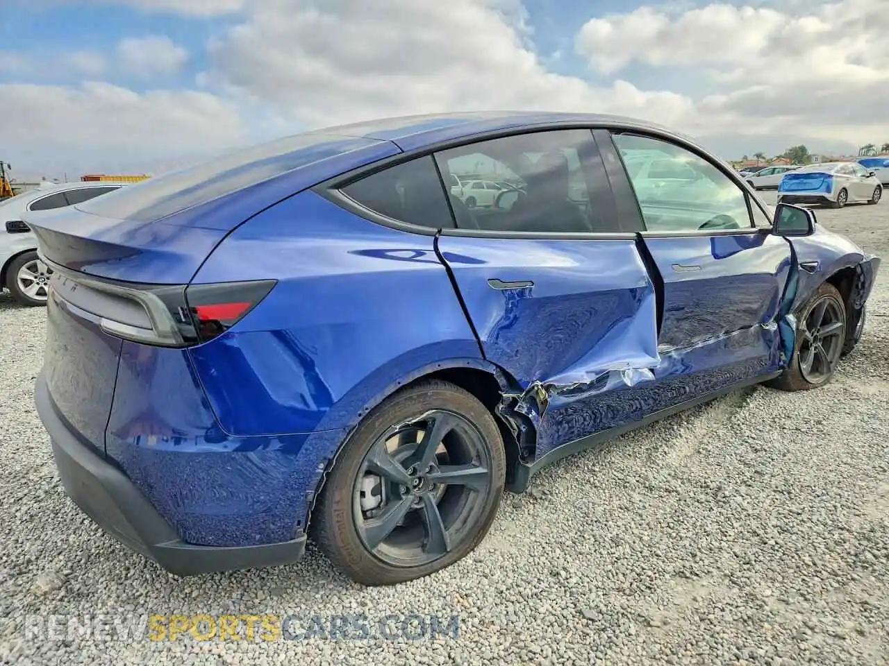 3 fotografías del automóvil dañado 7SAYGDED0TF411540 TESLA MODEL Y 2026