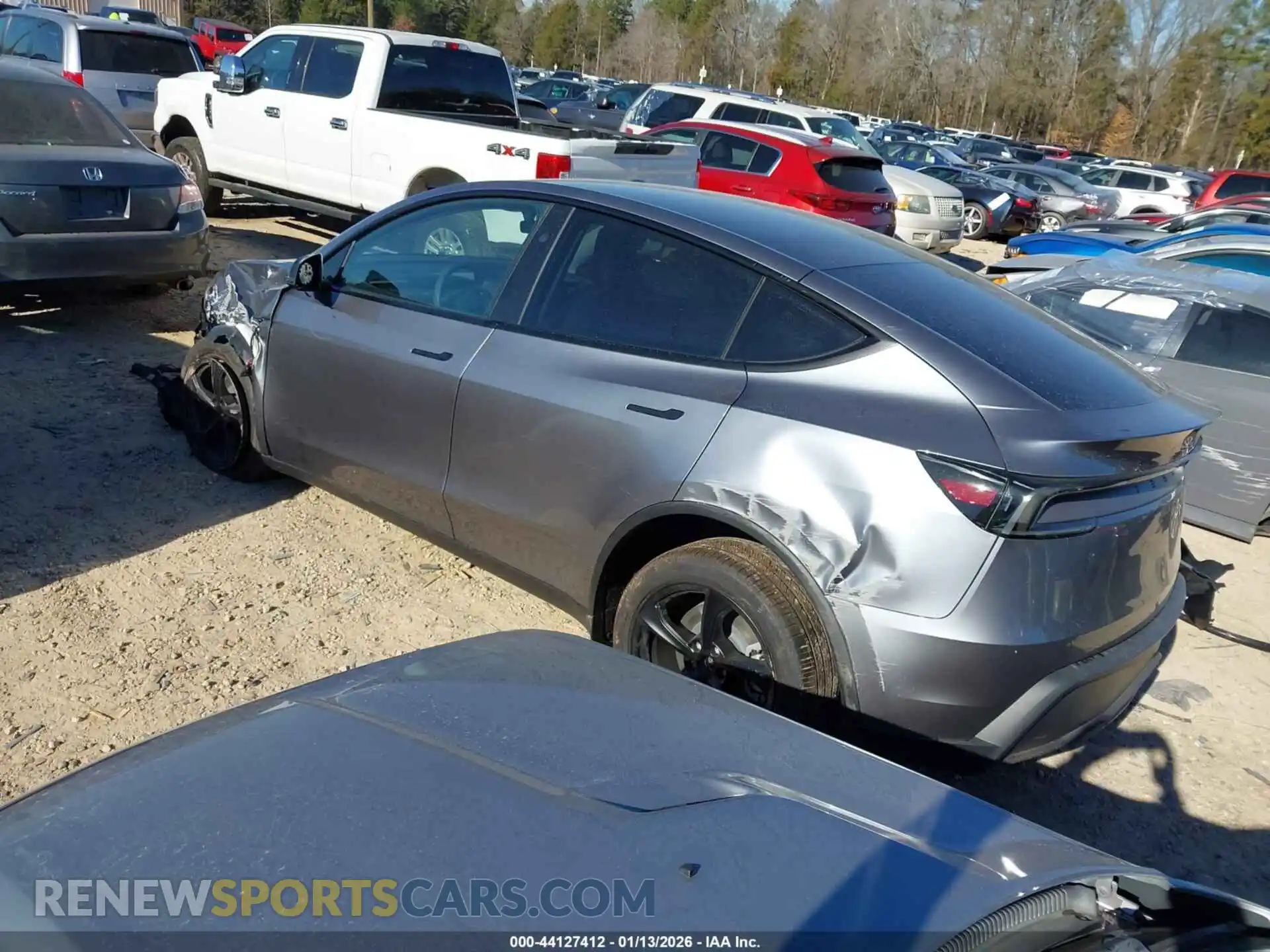 3 fotografías del automóvil dañado 7SAYGDED2TA487418 TESLA MODEL Y 2026