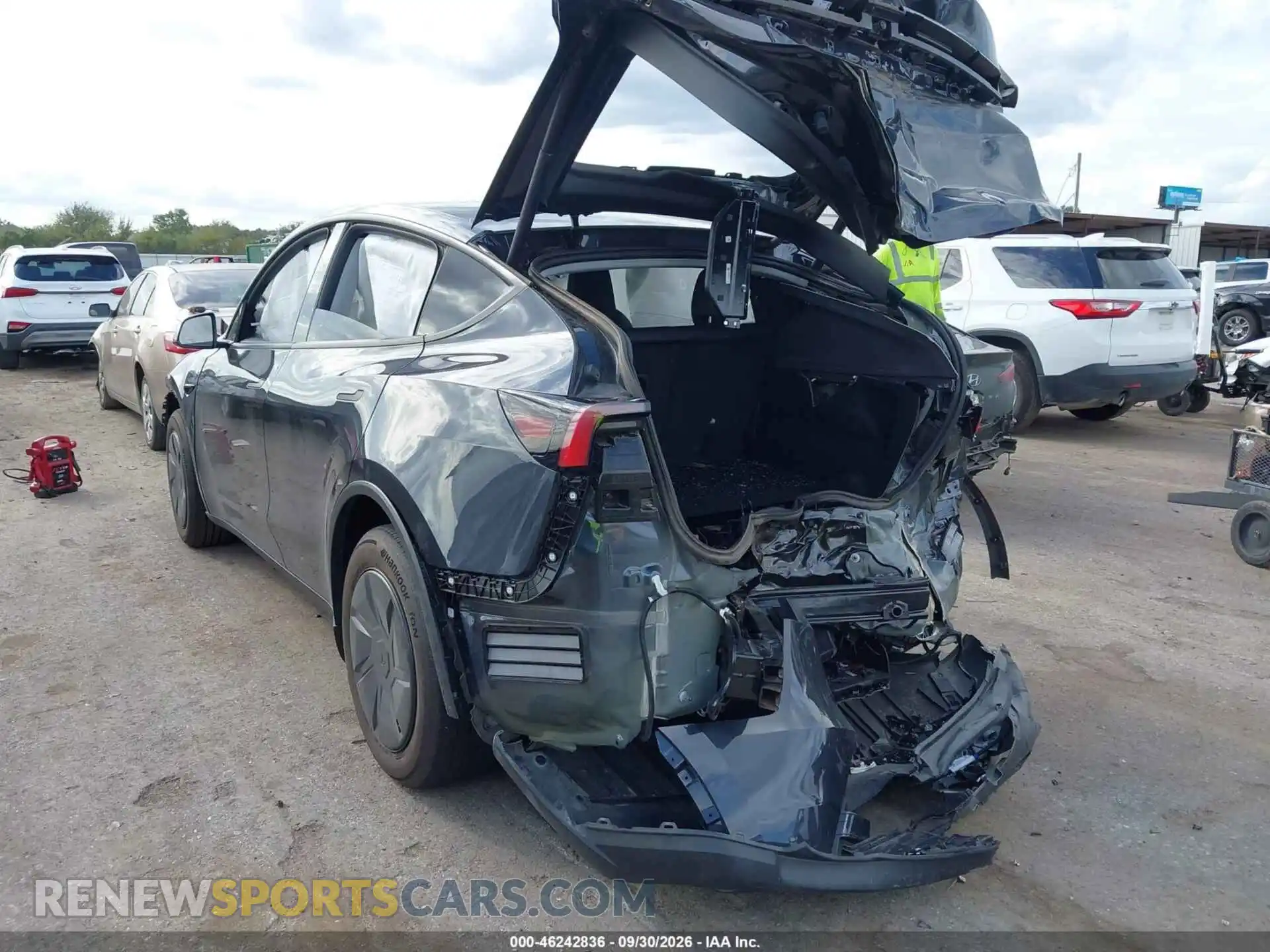3 Photograph of a damaged car 7SAYGDED2TA701923 TESLA MODEL Y 2026