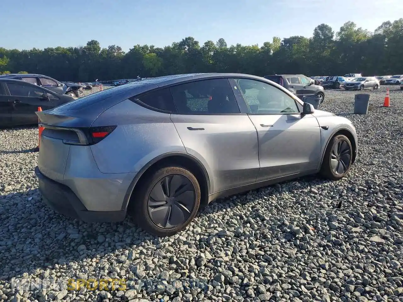 3 fotografías del automóvil dañado 7SAYGDED2TF549127 TESLA MODEL Y 2026