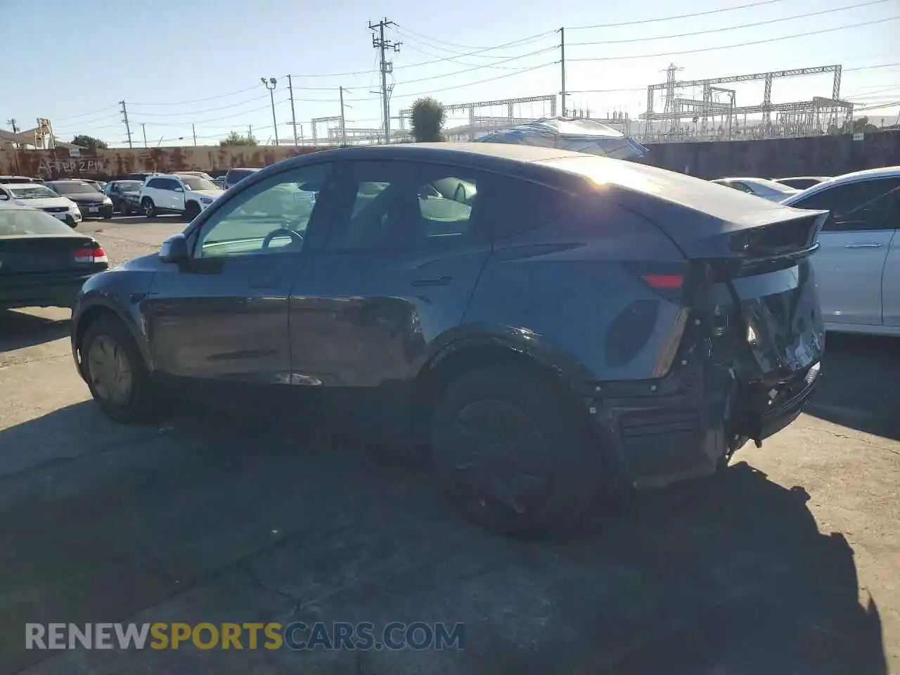 2 fotografías del automóvil dañado 7SAYGDED4TA695039 TESLA MODEL Y 2026