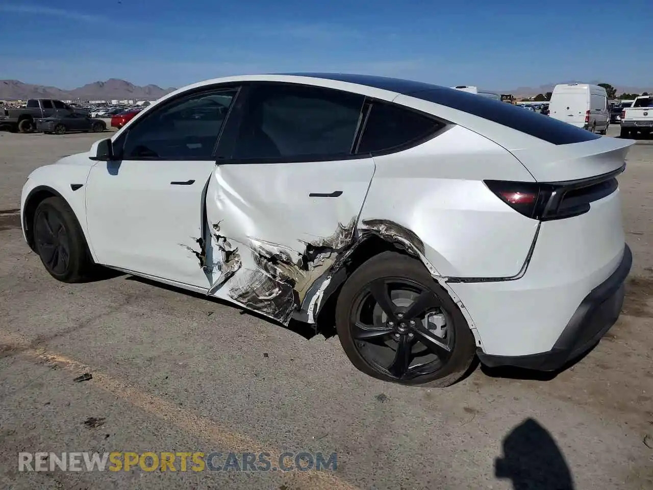 2 Photograph of a damaged car 7SAYGDED5TF413834 TESLA MODEL Y 2026