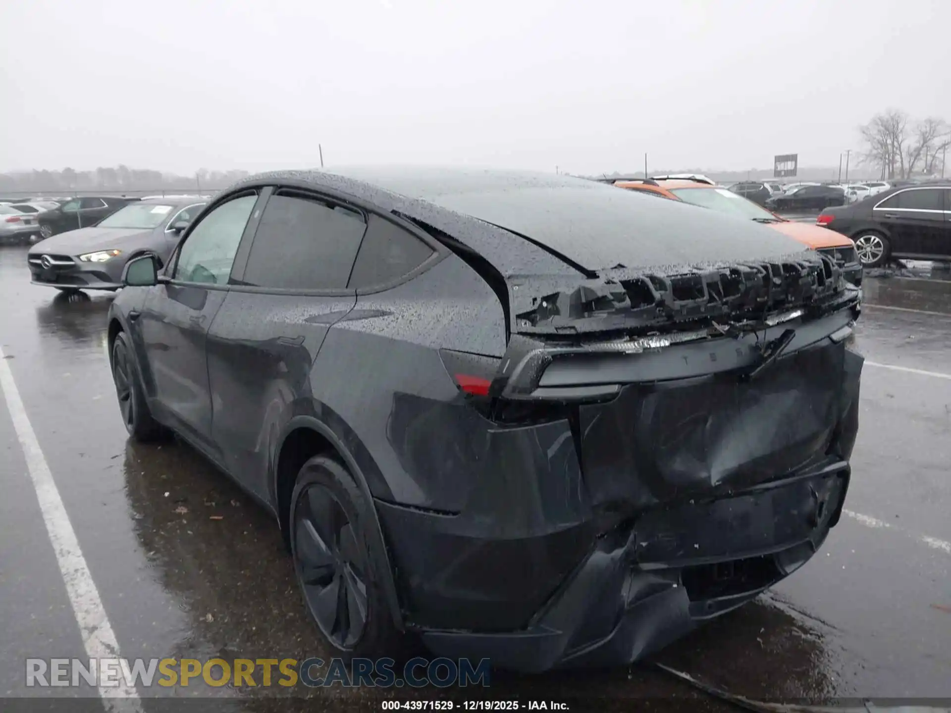 3 Photograph of a damaged car 7SAYGDED5TF423778 TESLA MODEL Y 2026