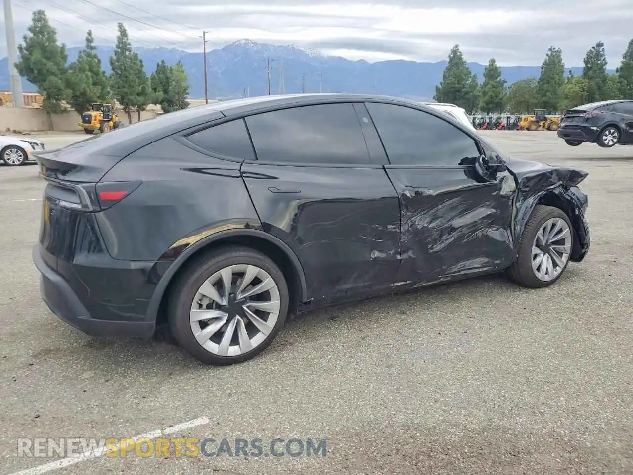 3 Photograph of a damaged car 7SAYGDED6TF388927 TESLA MODEL Y 2026