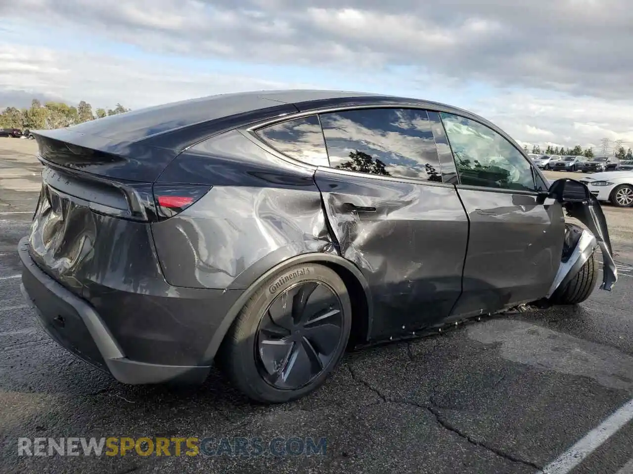 3 Photograph of a damaged car 7SAYGDED6TF423398 TESLA MODEL Y 2026