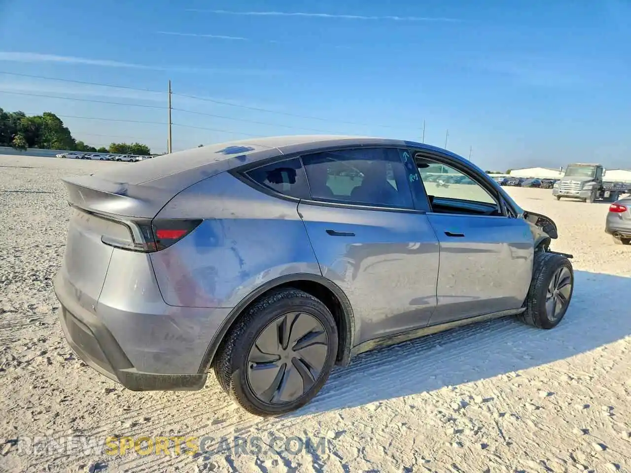 3 fotografías del automóvil dañado 7SAYGDED8TA458053 TESLA MODEL Y 2026