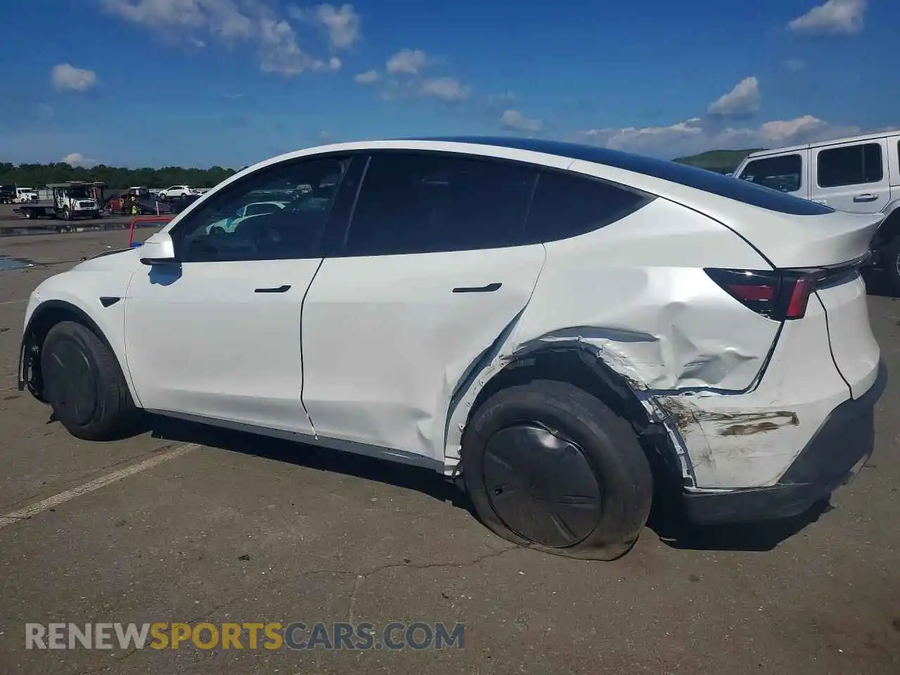 2 fotografías del automóvil dañado 7SAYGDED8TA735431 TESLA MODEL Y 2026