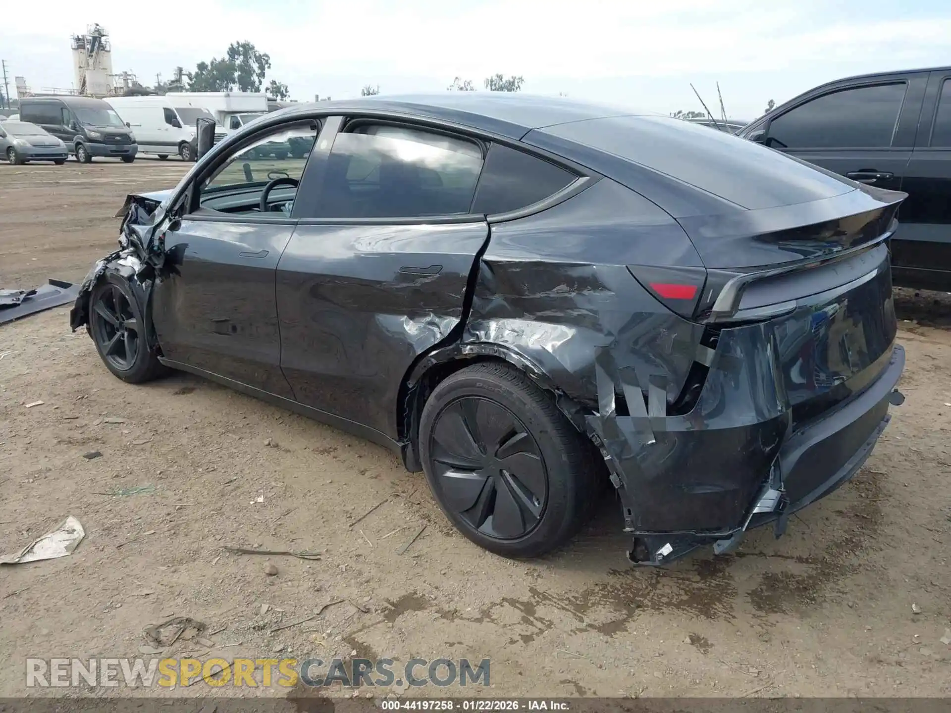 3 Photograph of a damaged car 7SAYGDED8TF452157 TESLA MODEL Y 2026