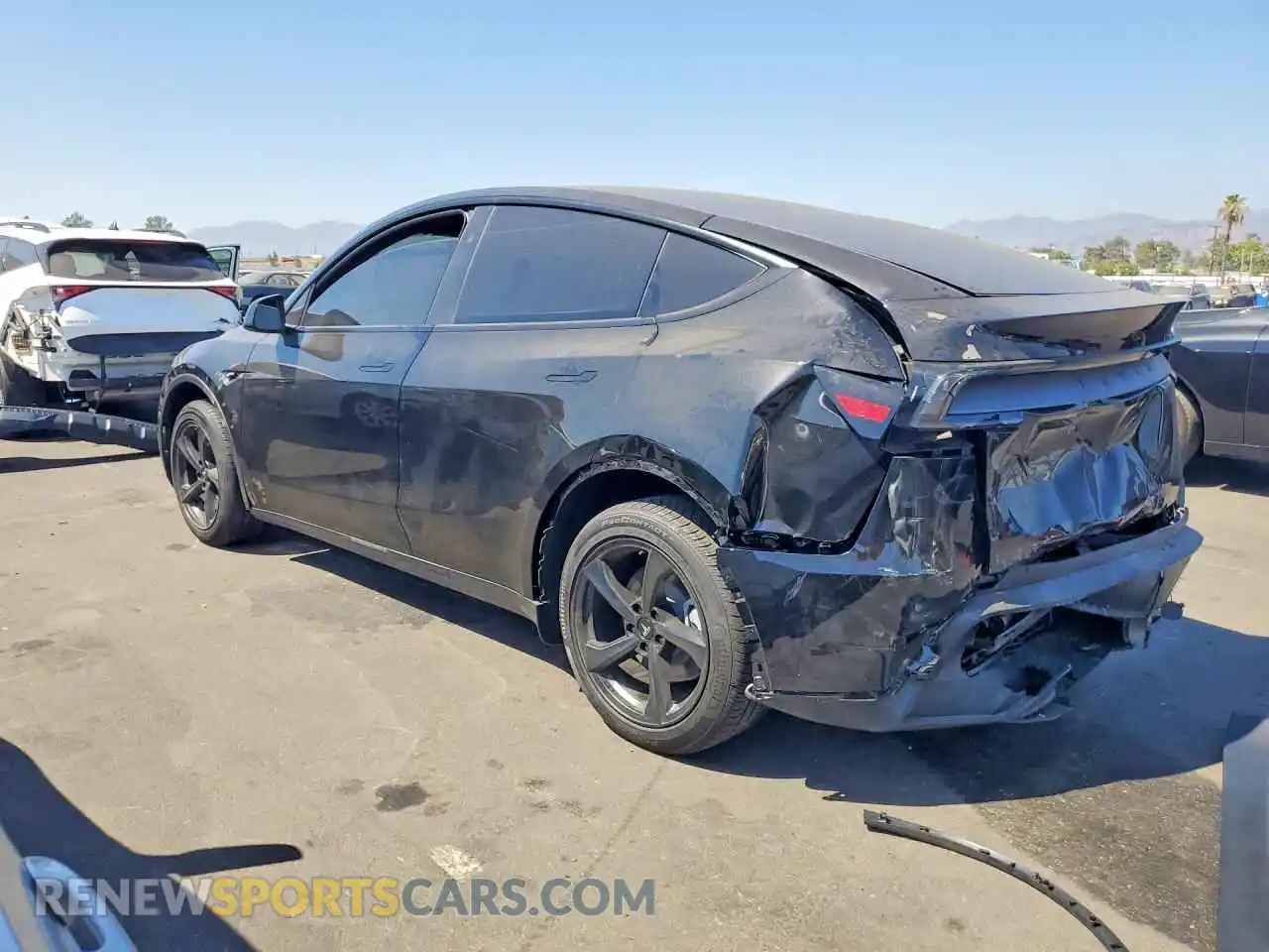 2 Photograph of a damaged car 7SAYGDED8TF644095 TESLA MODEL Y 2026