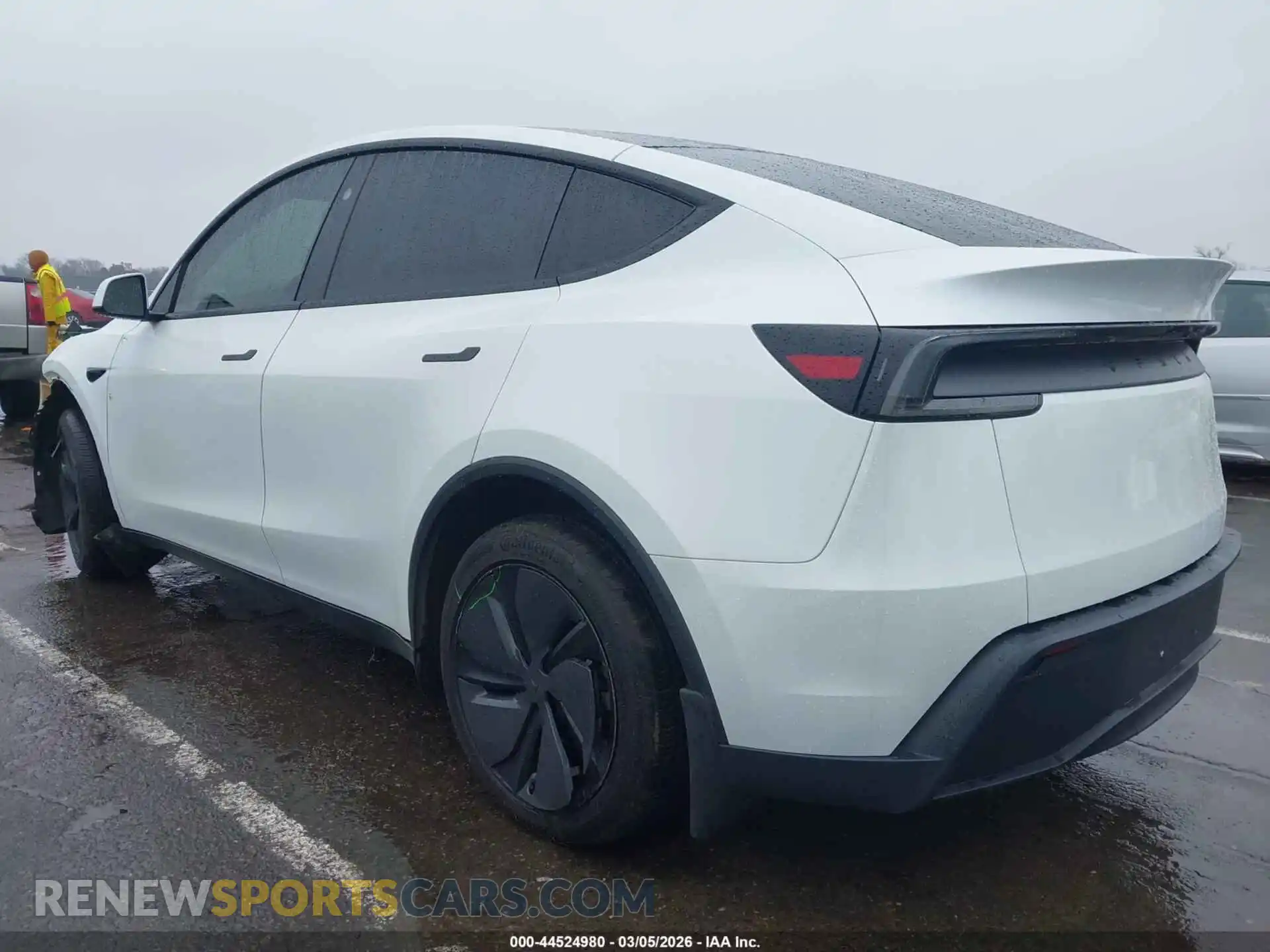3 fotografías del automóvil dañado 7SAYGDED9TF382975 TESLA MODEL Y 2026