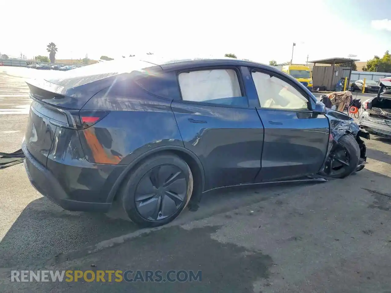 3 Photograph of a damaged car 7SAYGDED9TF399615 TESLA MODEL Y 2026