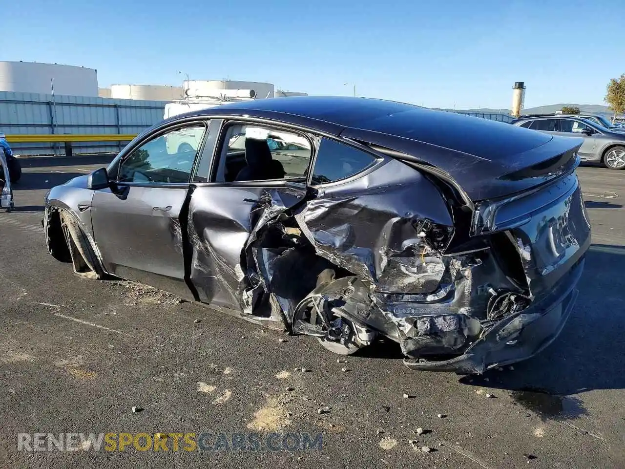 2 Photograph of a damaged car 7SAYGDED9TF542319 TESLA MODEL Y 2026