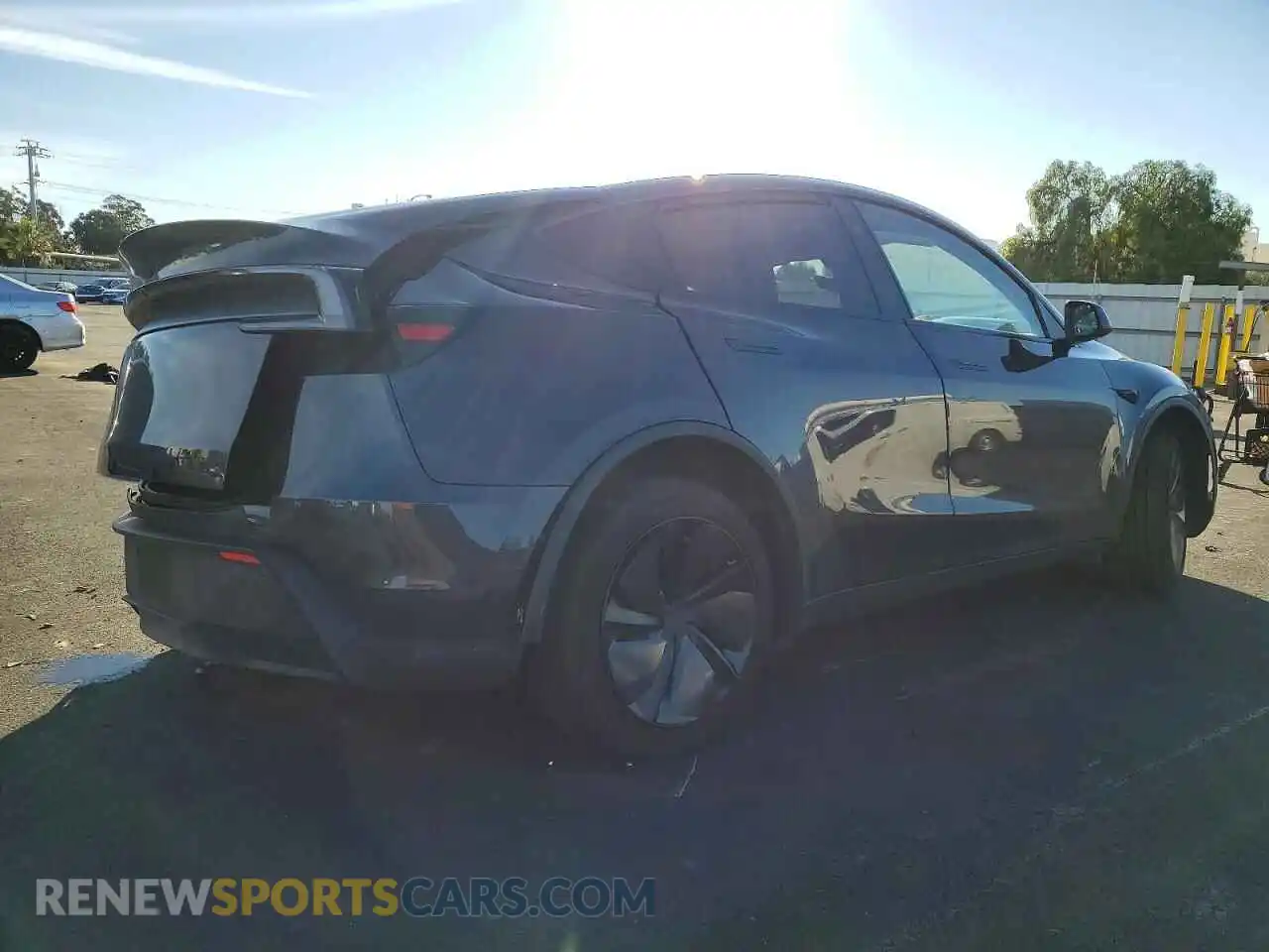 3 Photograph of a damaged car 7SAYGDED9TF542319 TESLA MODEL Y 2026