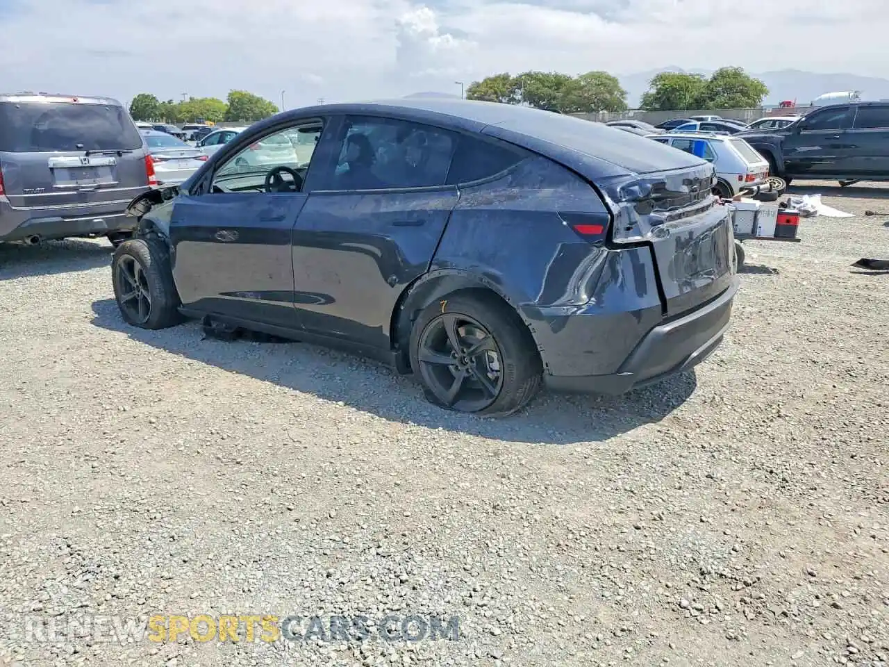 2 fotografías del automóvil dañado 7SAYGDEDXTF439491 TESLA MODEL Y 2026