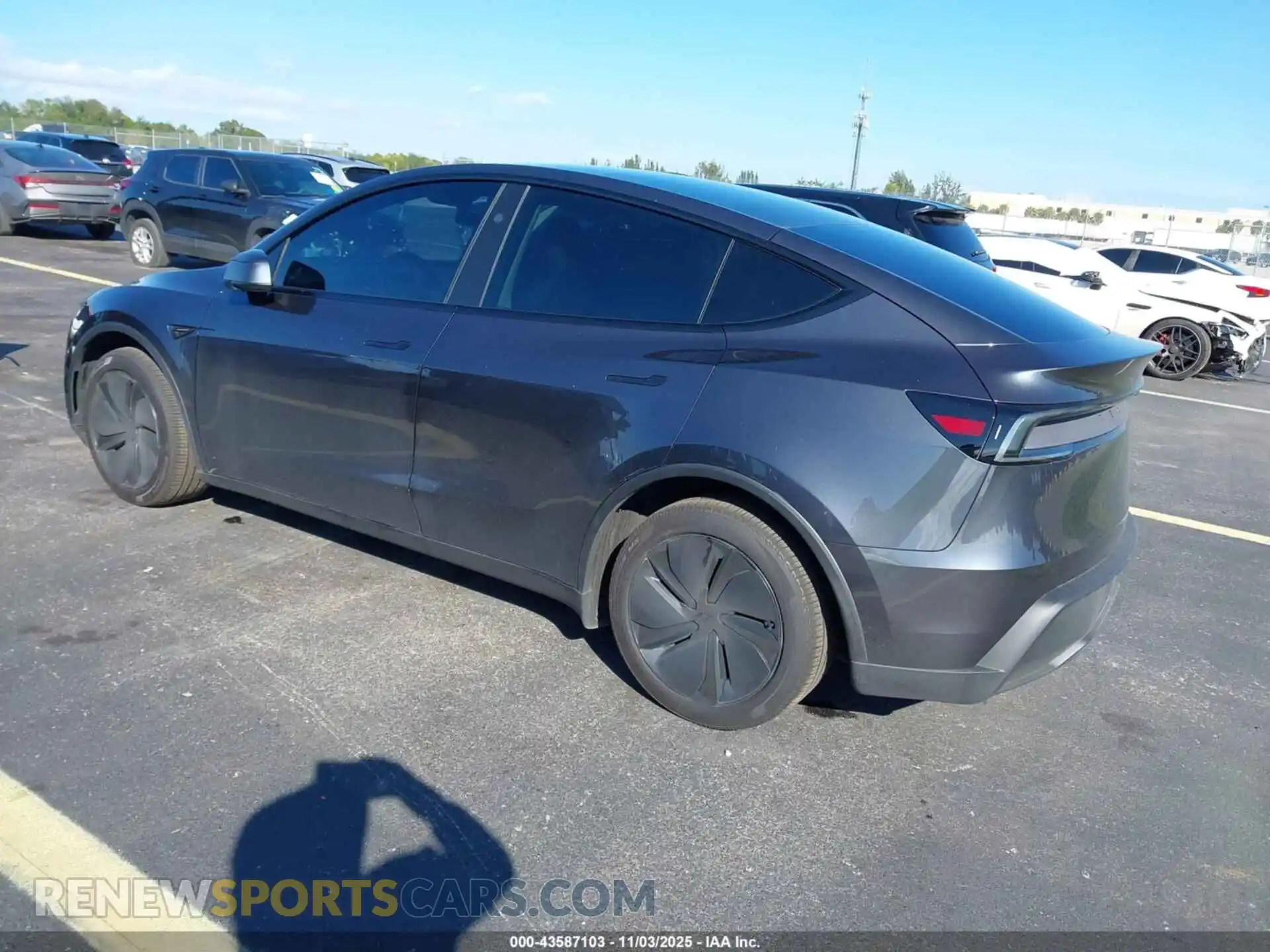 3 Фотография поврежденного автомобиля 7SAYGDEE0TA388086 TESLA MODEL Y 2026