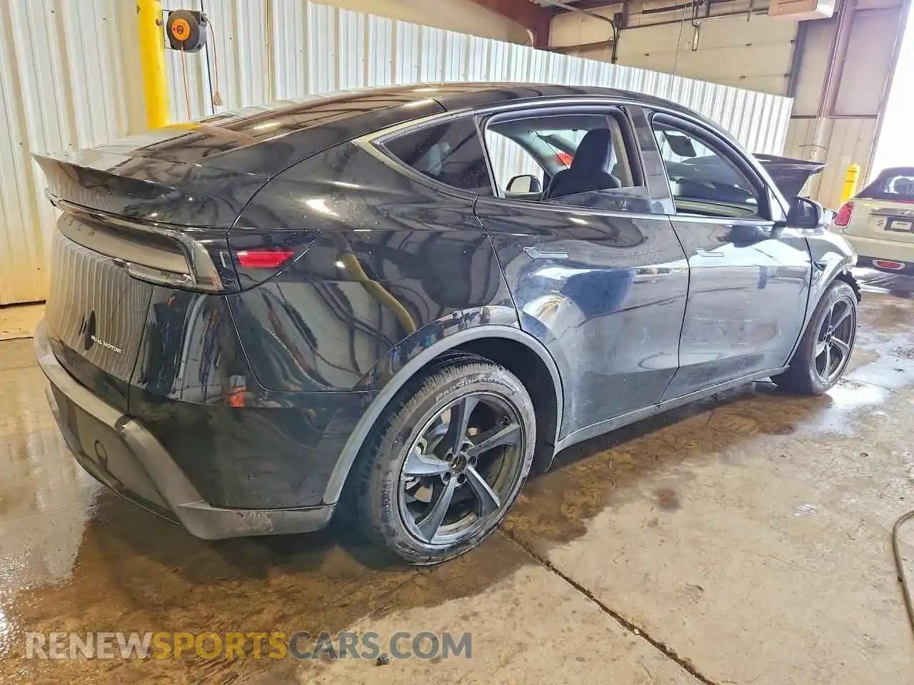 3 Photograph of a damaged car 7SAYGDEE0TF552584 TESLA MODEL Y 2026