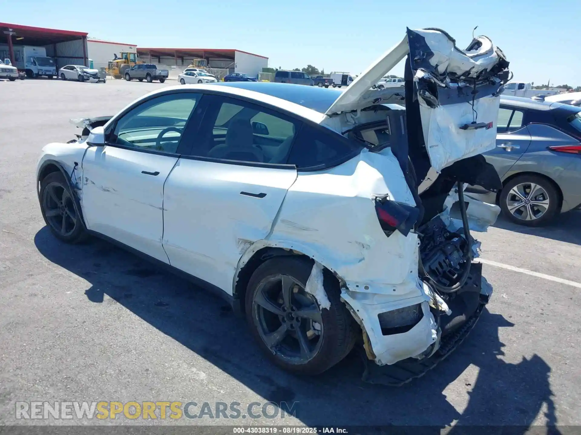 3 Photograph of a damaged car 7SAYGDEE1TF328952 TESLA MODEL Y 2026