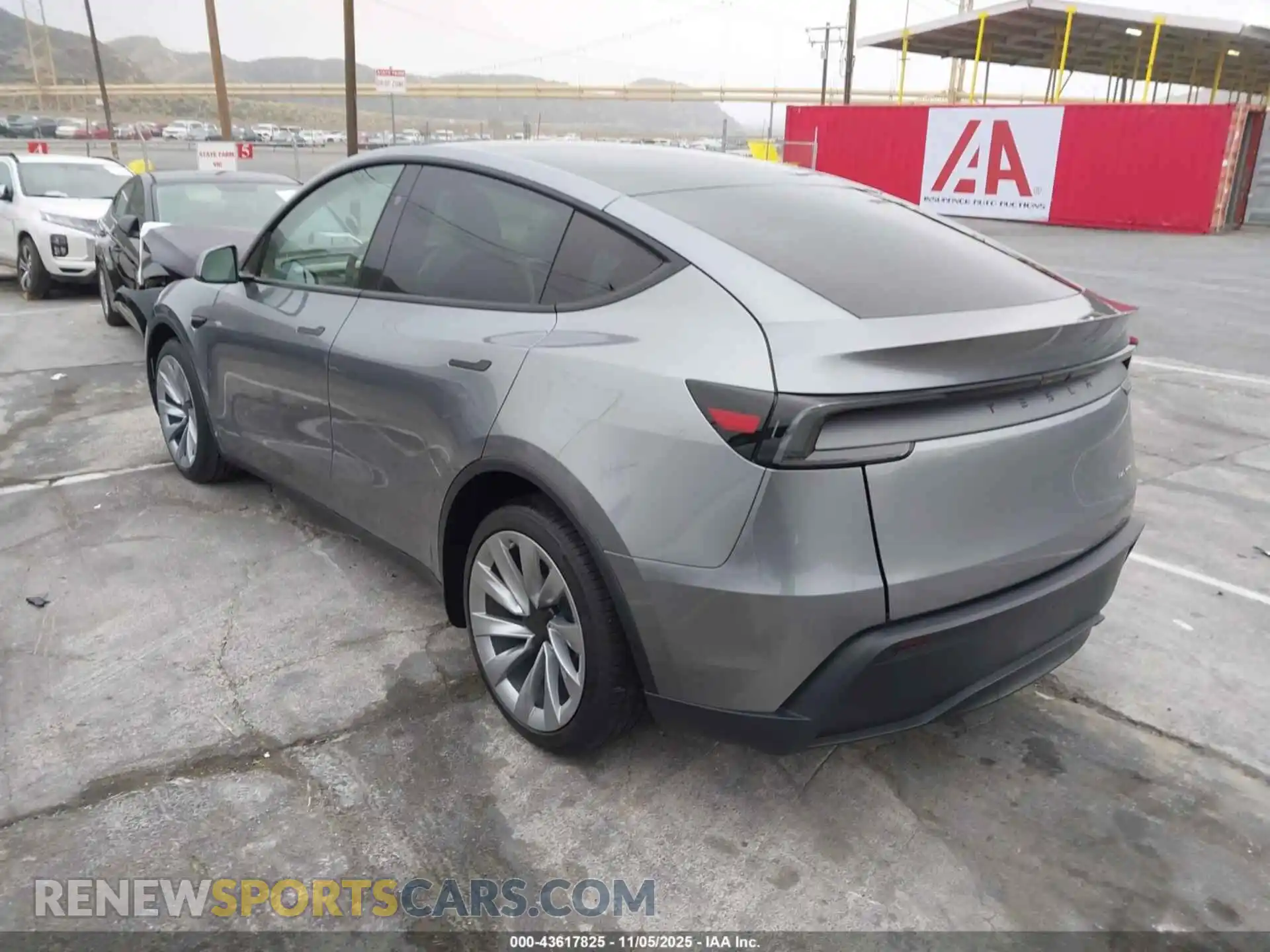 3 Photograph of a damaged car 7SAYGDEE1TF342348 TESLA MODEL Y 2026