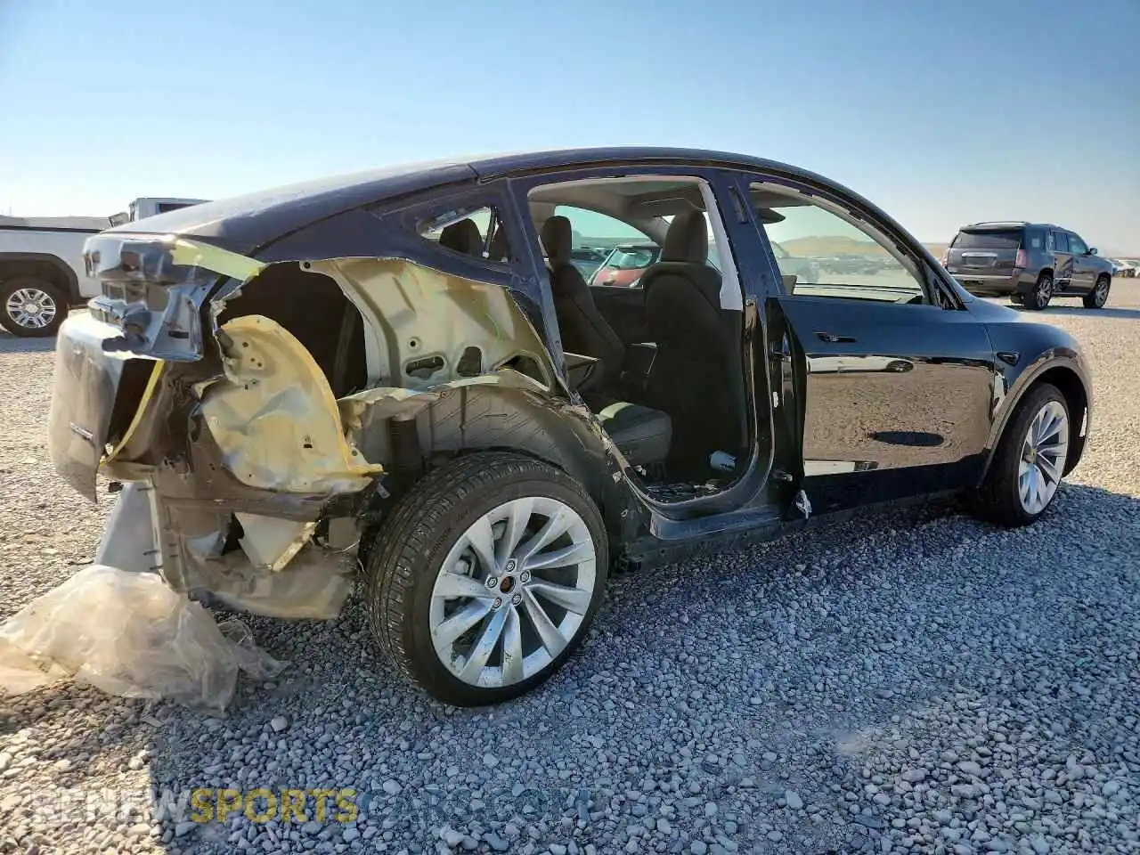 3 Photograph of a damaged car 7SAYGDEE1TF517780 TESLA MODEL Y 2026