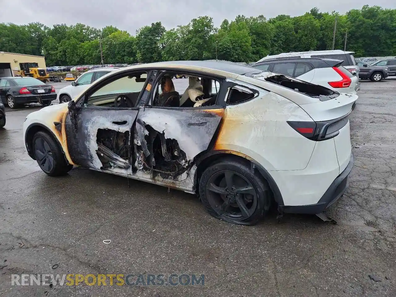 2 fotografías del automóvil dañado 7SAYGDEE2TF333805 TESLA MODEL Y 2026