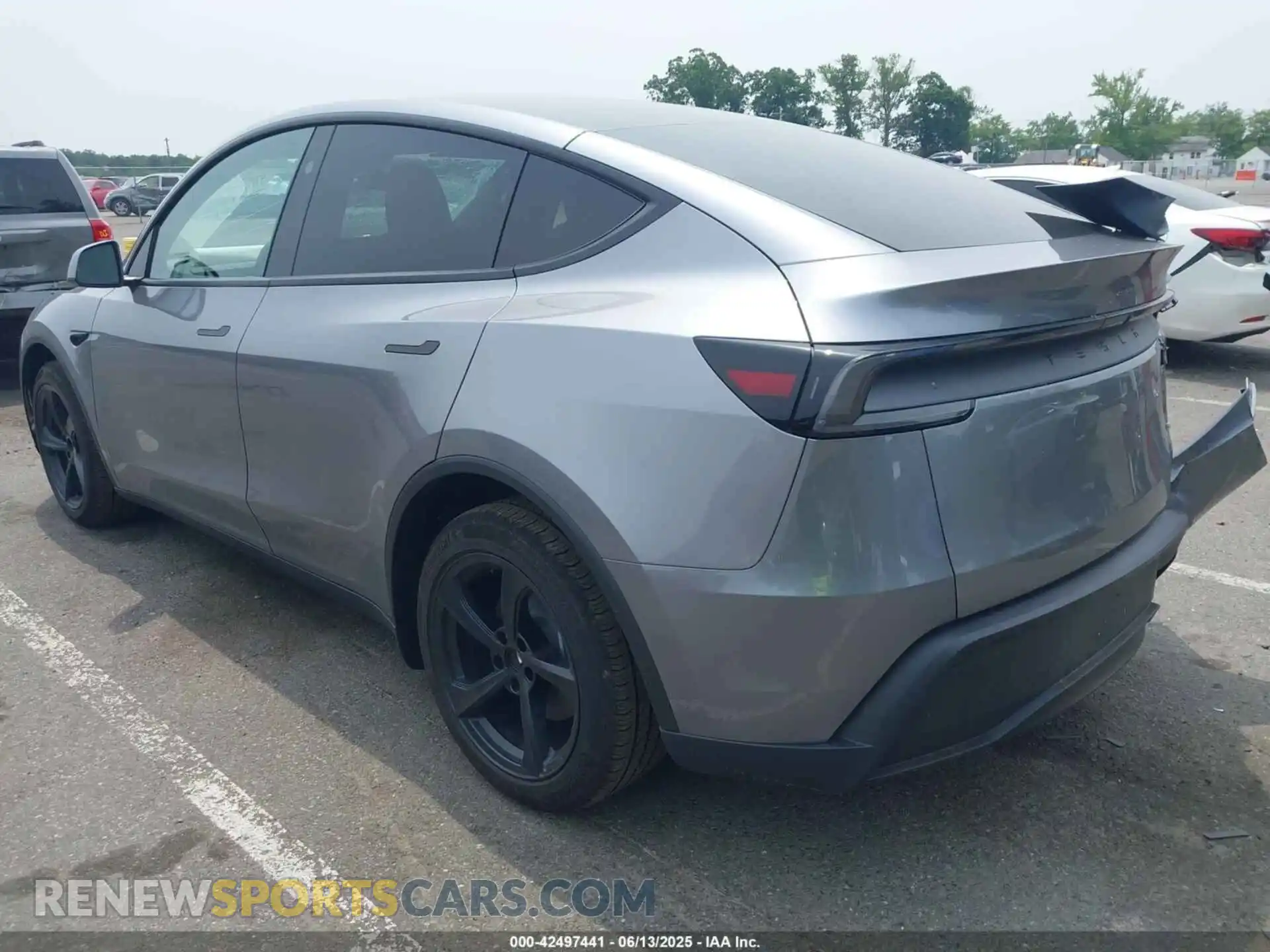 3 Photograph of a damaged car 7SAYGDEE3TF333957 TESLA MODEL Y 2026